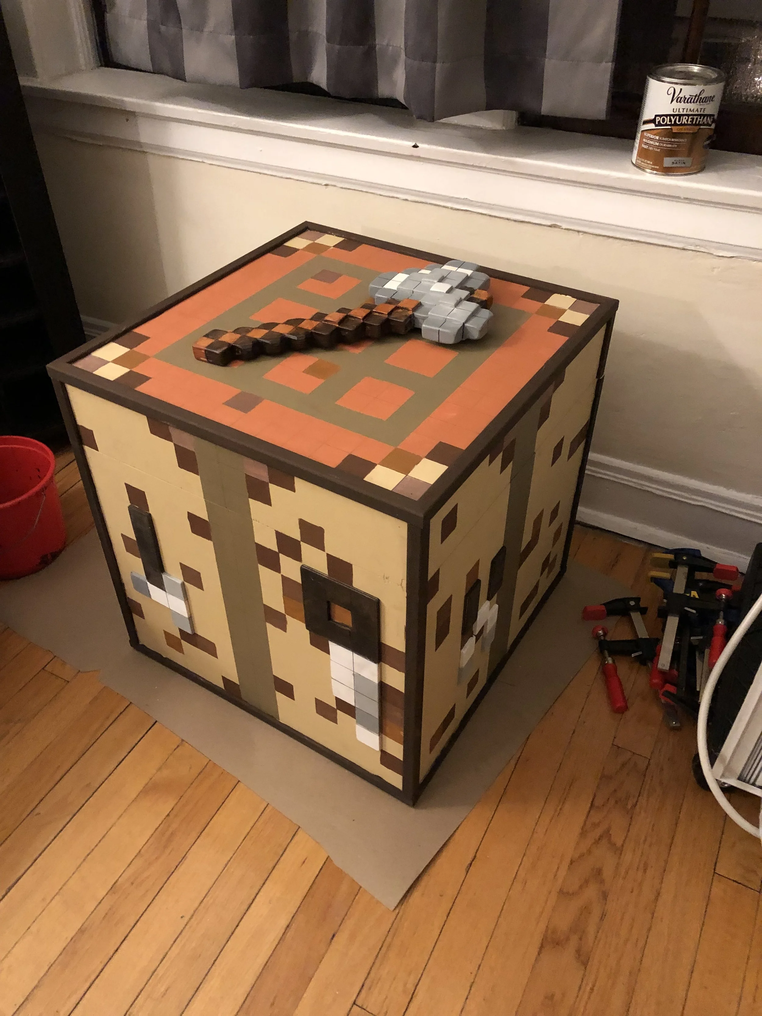 Minecraft Crafting Table w/ Axe
