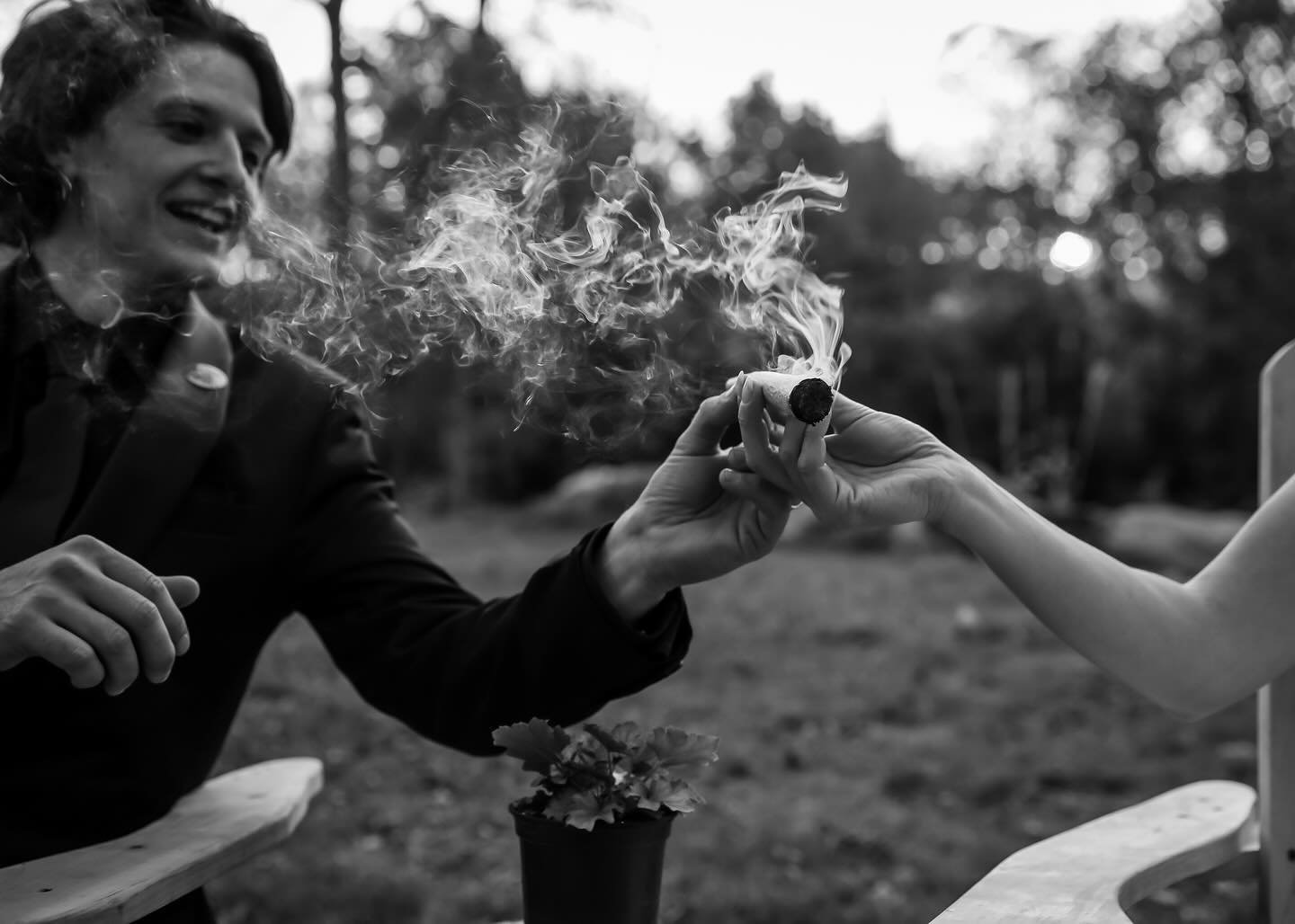 Happy 420 Friends! 😁 We love photographing Canna Weddings! 👍

@photos_by_kintz 
@madrivervalley 
@vermontweddings 
@omgitsmikaylaaa 
@fizetteysfotos 
#photosbykintz #420 #happy420 #vermontweddingphotographer #marylandweddingphotographer