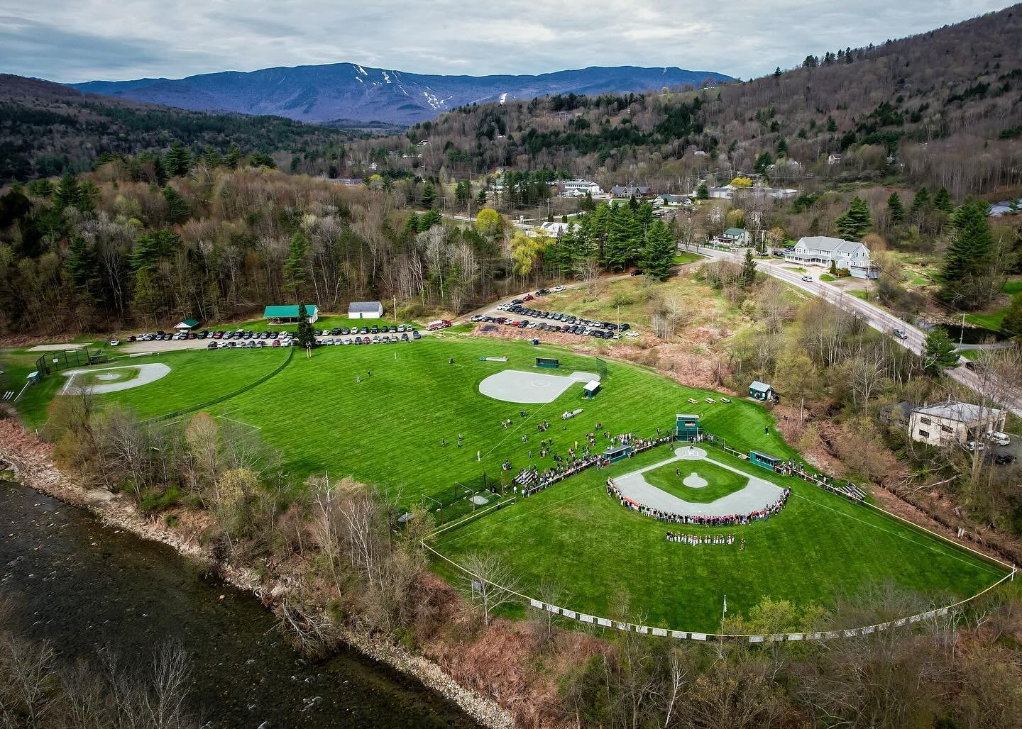 Opening Day for the Mad River Valley Little League. One of the very best days of the year! ⚾️❤️ 

#madrivervalley #photosbykintz #littleleague #openingday