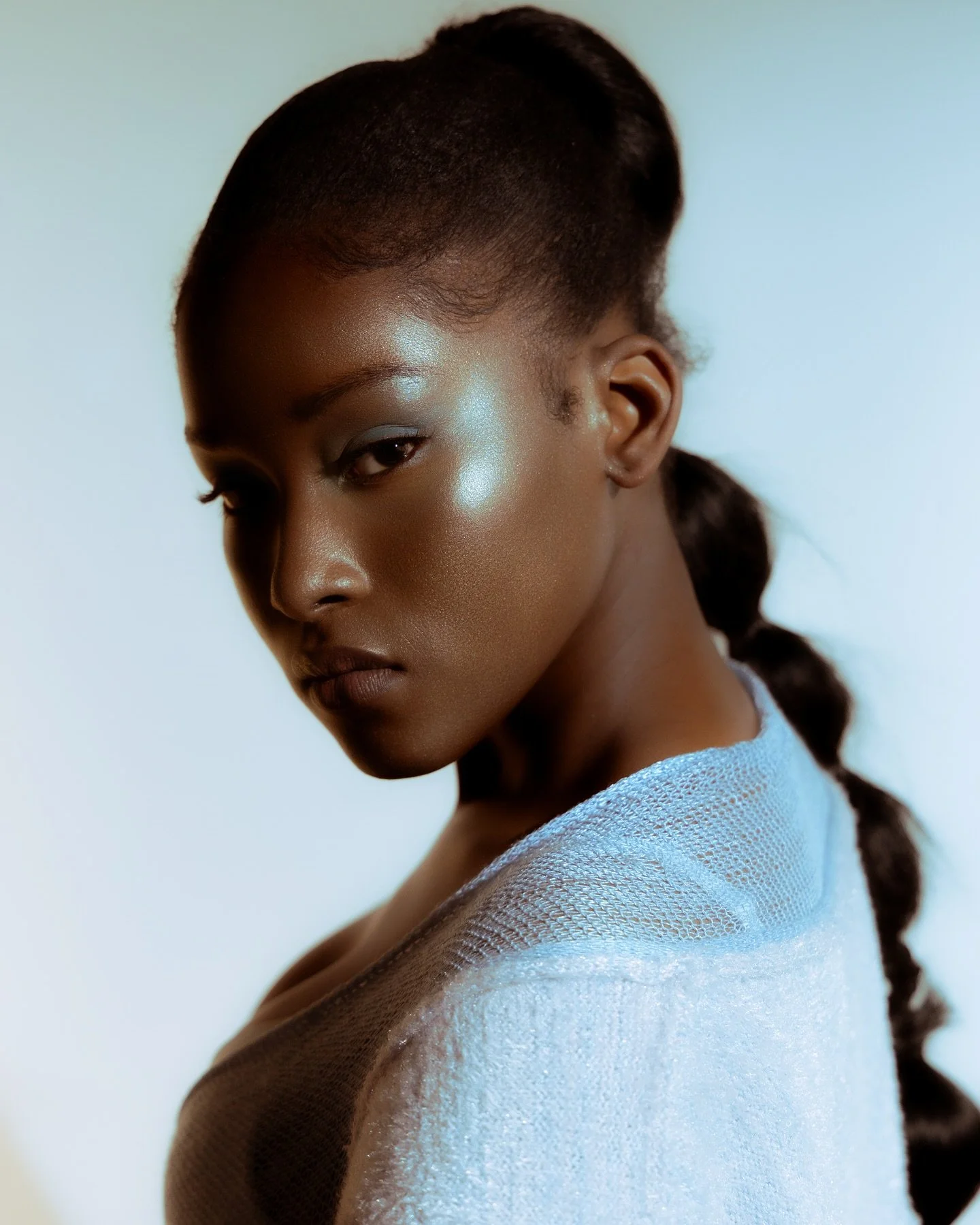 Ce beau projet avec les cr&eacute;ations de @anjam_design 
Makeup @jaadeglam 
Assistante @valetinavarval 
DA &amp; photo 🙋&zwj;♀️