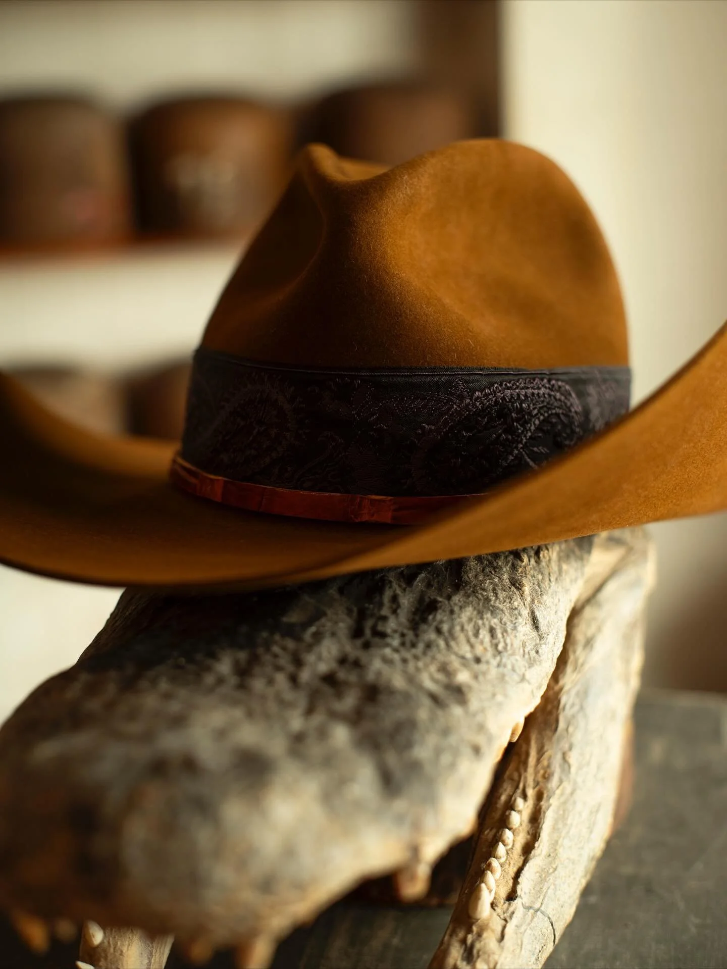 - @charleycrockett 
#TilDeathHatCo #Millinery #Ybor