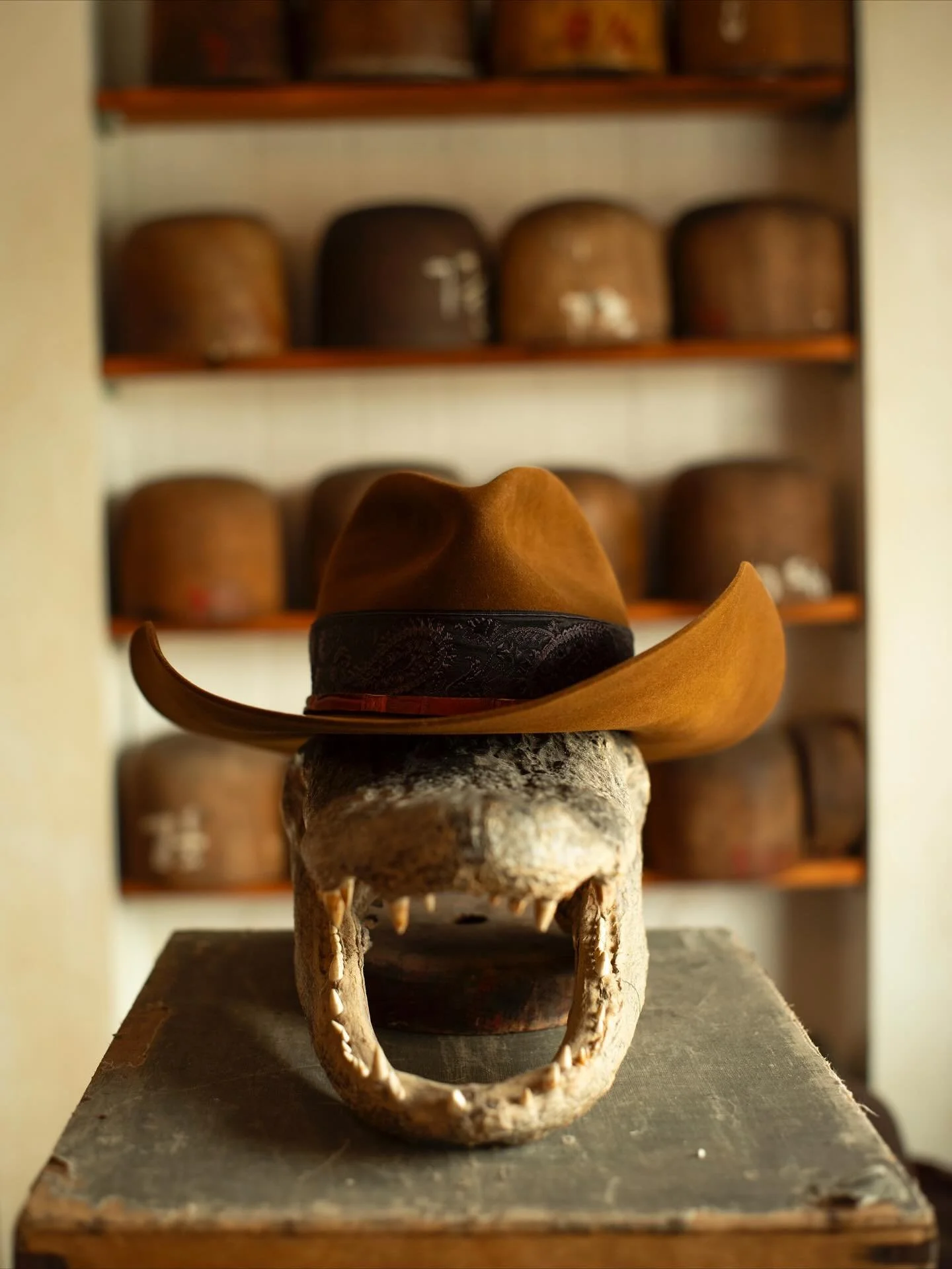 - @charleycrockett 
#TilDeathHatCo #Millinery #Ybor