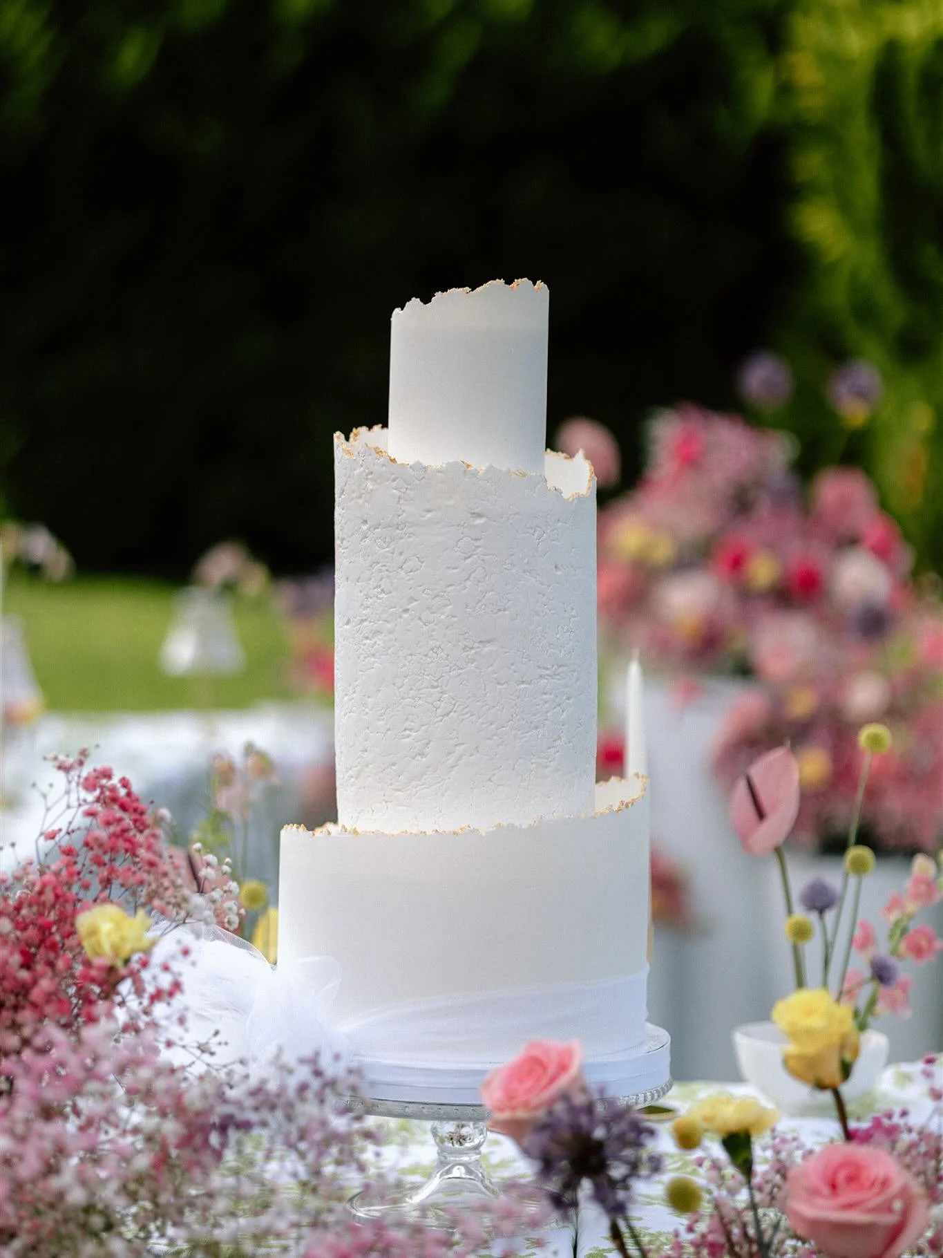 Shout out to all the details and this gorgeous cake! 
Photographing a wedding day isn&rsquo;t only about capturing the people. It is about preserving the whole story so you can look back and remember all the tiny details you might not have been able 