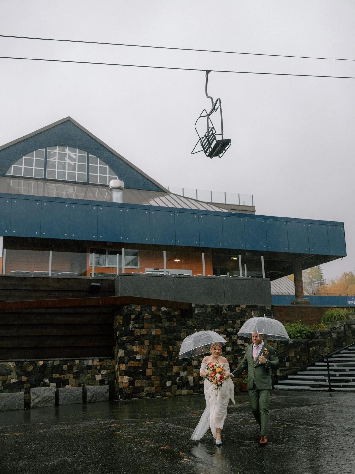 Rain or shine, I&rsquo;ve got you covered 🌧️☂️

Weather doesn&rsquo;t stop love, and it won&rsquo;t stop us from capturing it. Some of my favorite shots happen when the weather gets moody. There&rsquo;s something magical about couples who embrace th