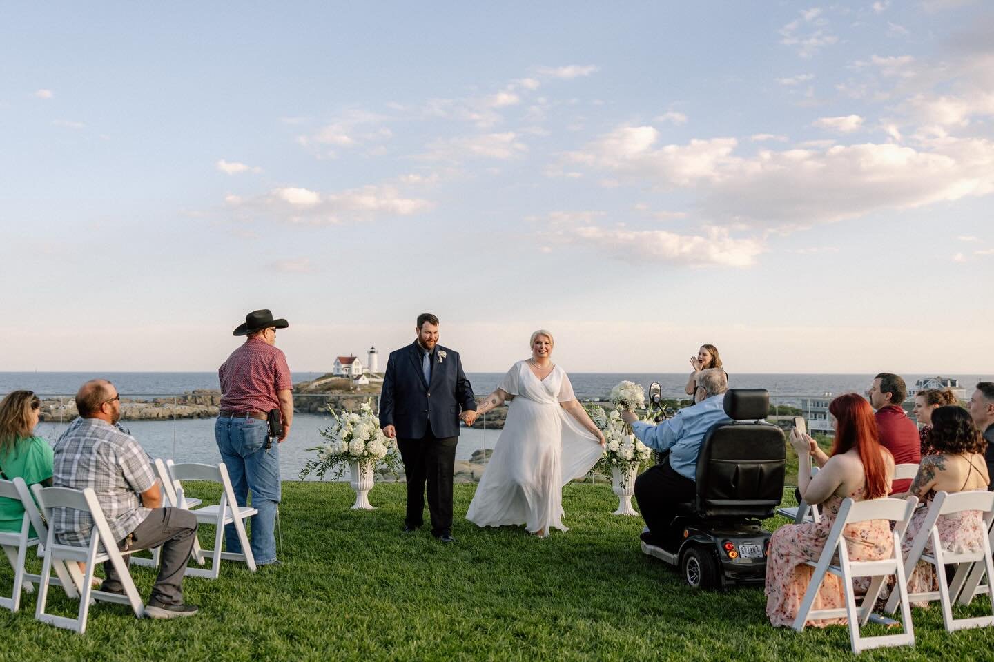 When Michelle first reached out, I knew this one was going to be special.

An intimate elopement at The Viewpoint Hotel in York, Maine. Nubble Lighthouse right across the water. Only their closest family and friends sitting on white folding chairs on