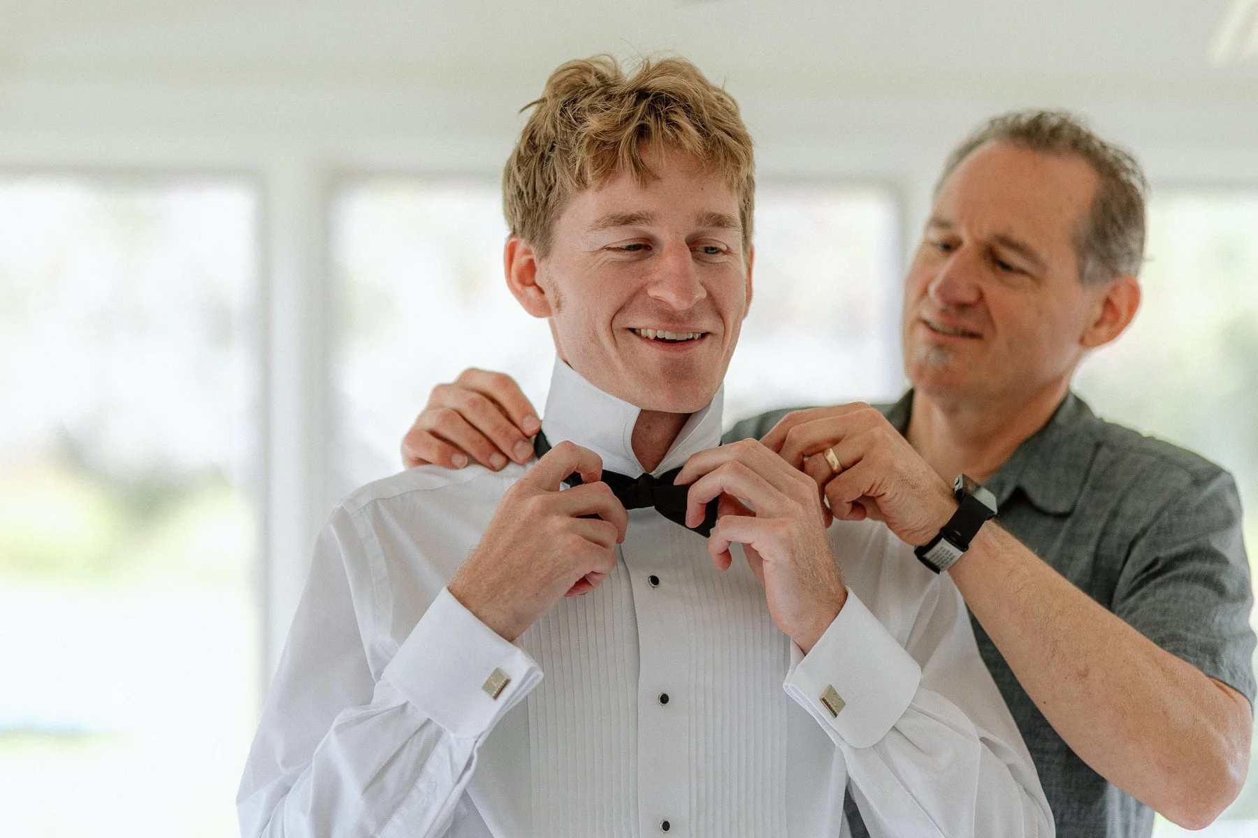 Tops'l Farm wedding getting ready