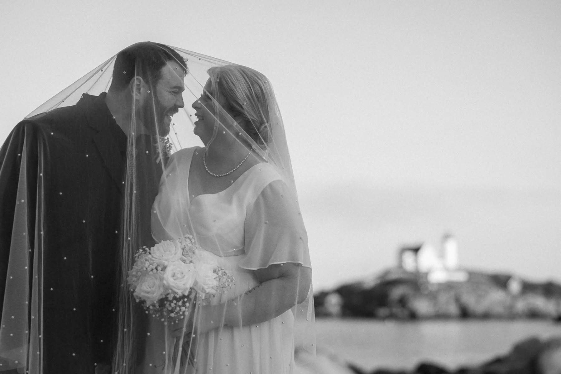 nubble-lighthouse-elopement-ceremony-york-maine