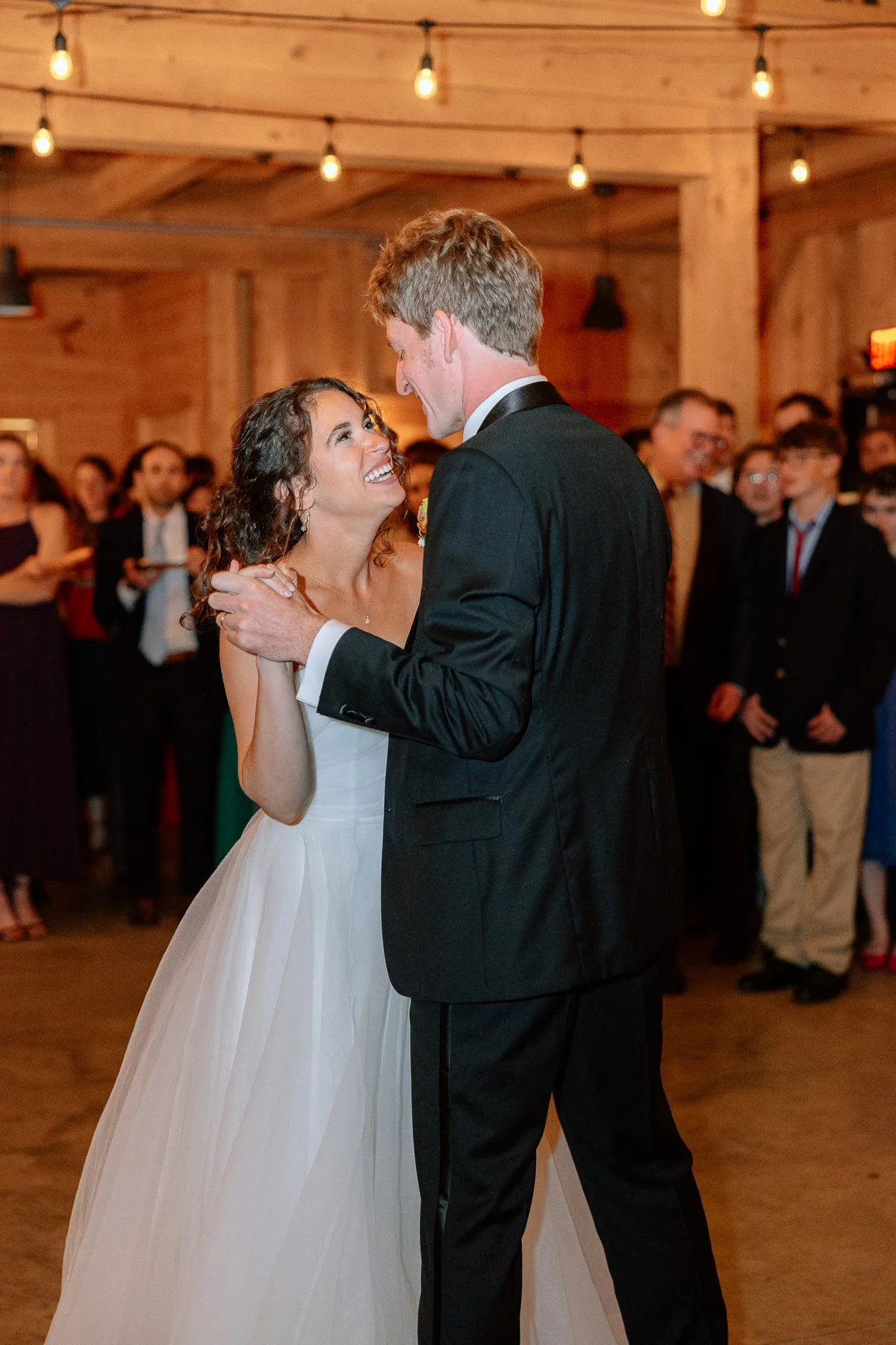 Tops'l Farm wedding 1st dance