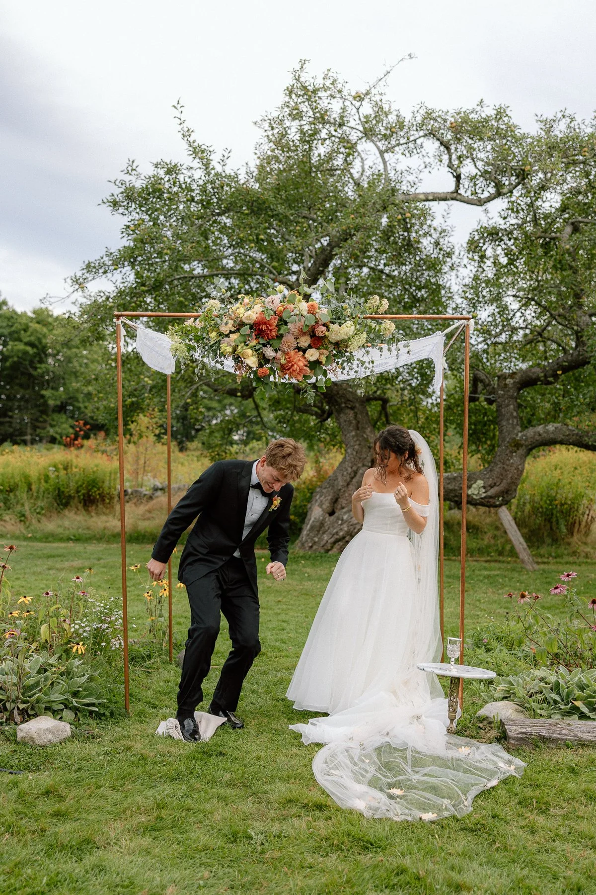 Tops'l Farm wedding ceremony