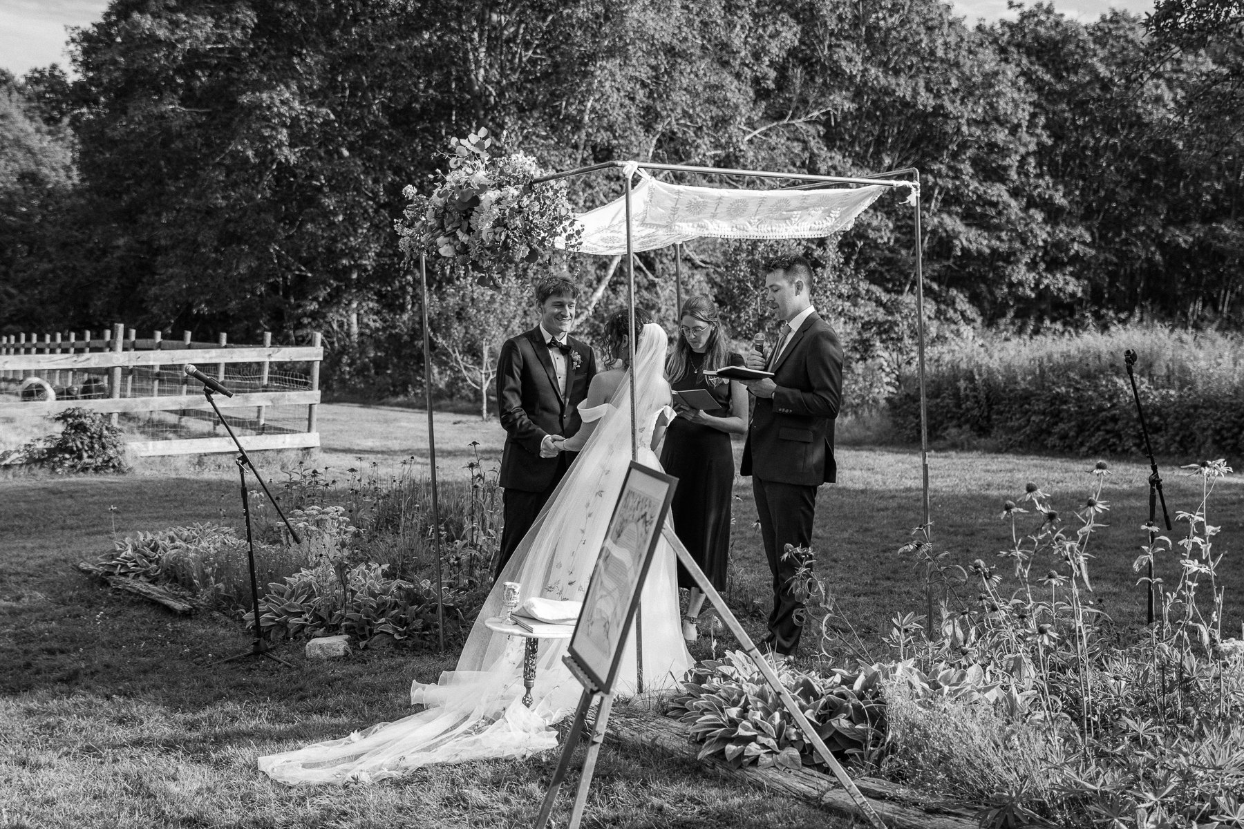 Tops'l Farm wedding ceremony