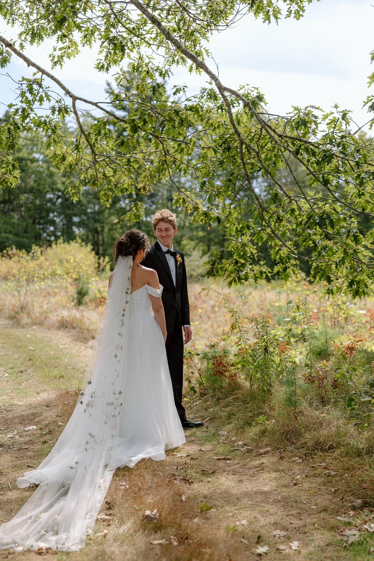 Tops'l Farm wedding 1st look
