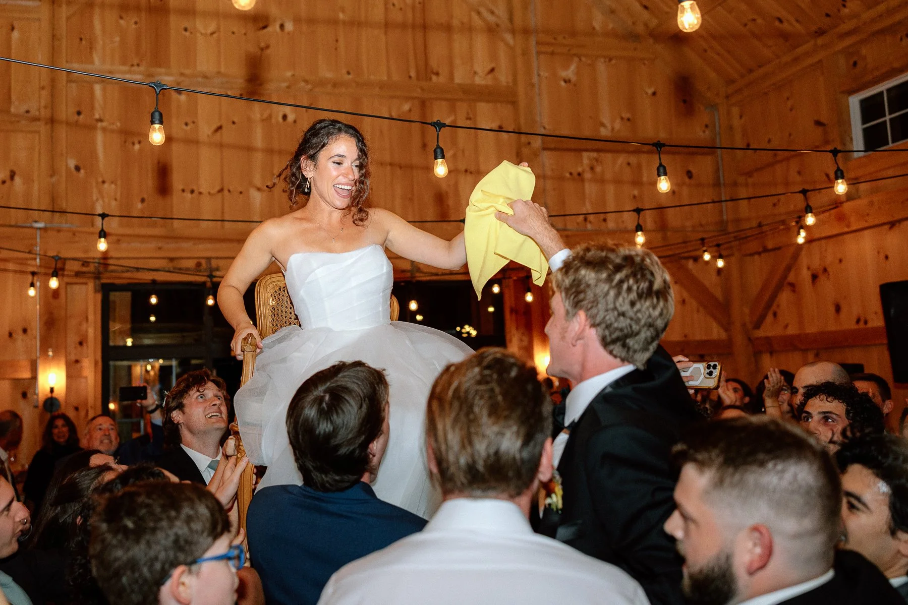 Tops'l Farm wedding dancing