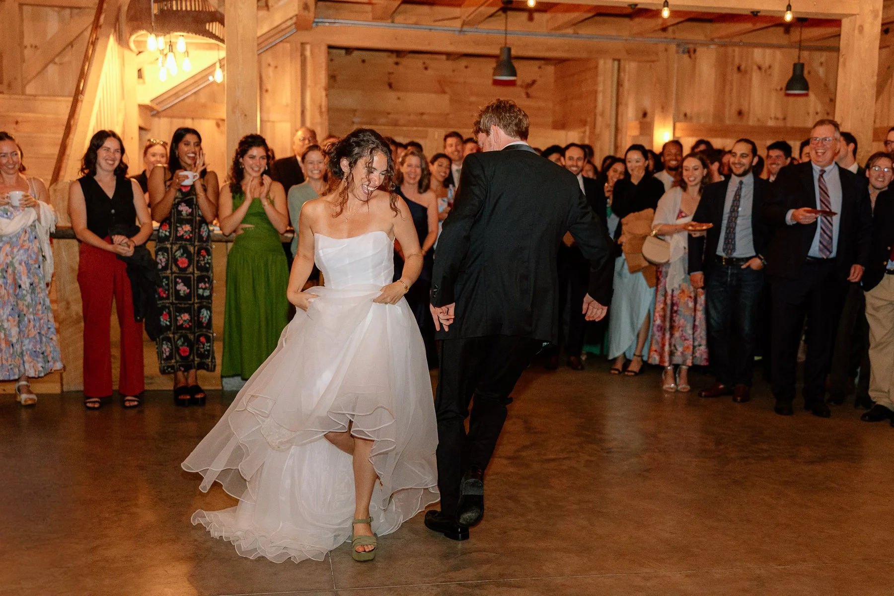 Tops'l Farm wedding 1st dance