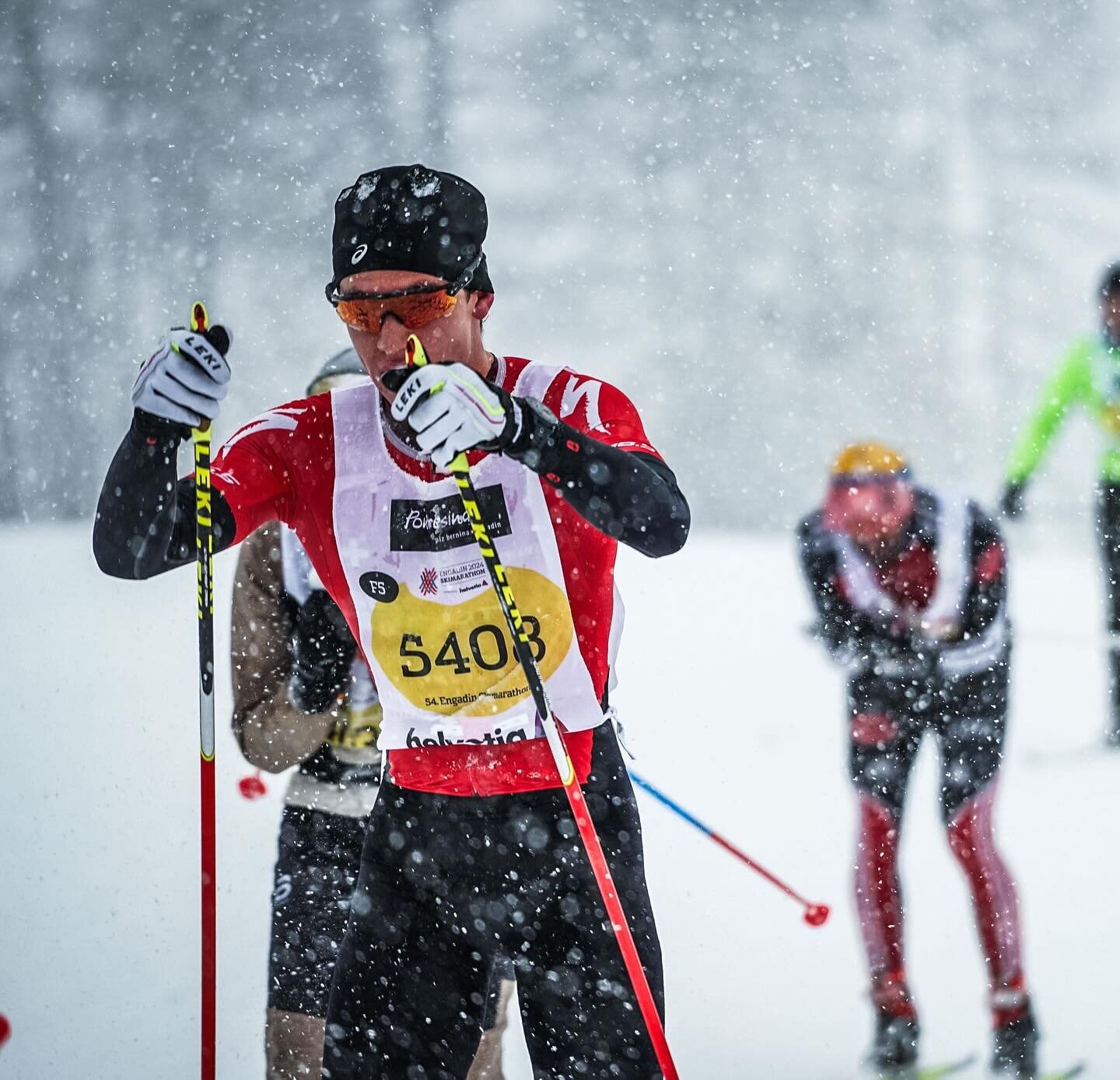 and another @engadinskimarathon is in the books!

a tough one, but as always a good training and a complete arm-destroyer 😄. it was snowing all day and i&rsquo;m still having to roll up the field. looking forward to the day when i can start at the f