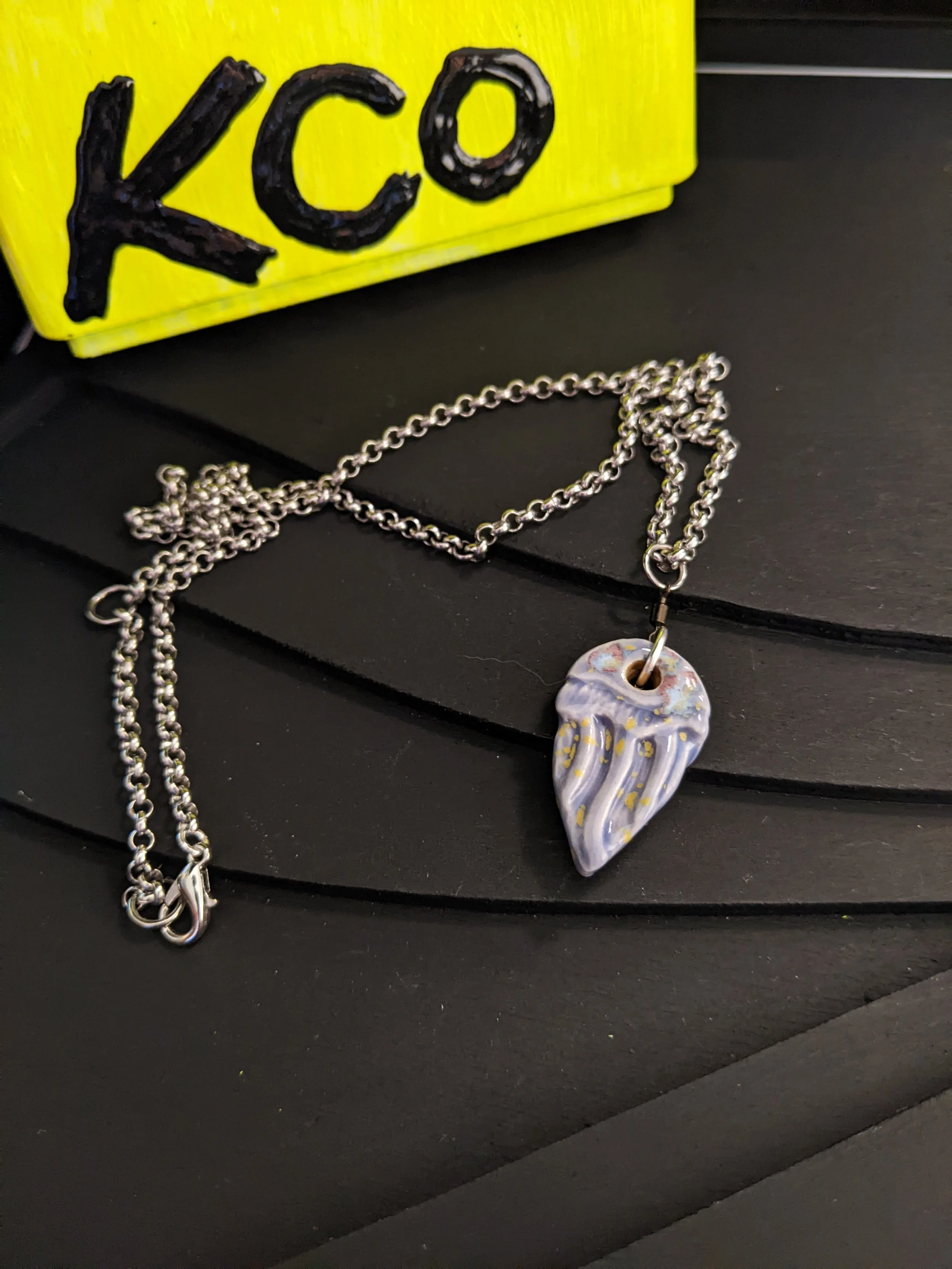 porcelain_pendant_jellyfish_flat_1.jpg