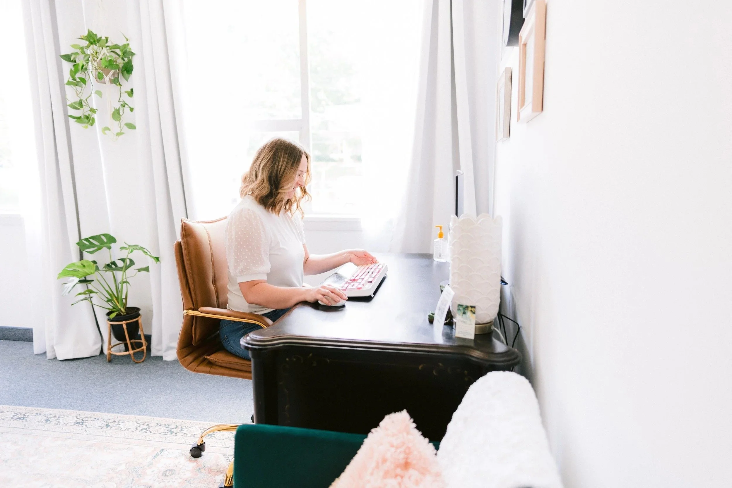 Licensed massage therapist providing manual lymphatic drainage, deep tissue massage, TMJ therapy, Swedish massage, post-operative massage, and personalized wellness treatment at Colysa Therapies in New Jersey.