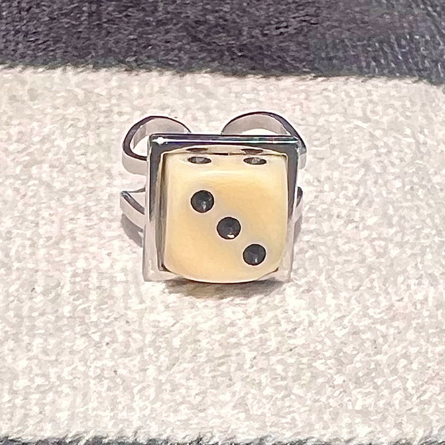 White+dice+2.jpg