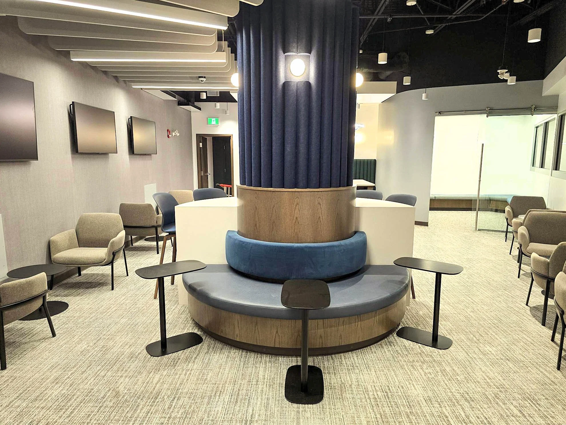 millwork-brunel-custom-commercial-westjet-lounge.jpg