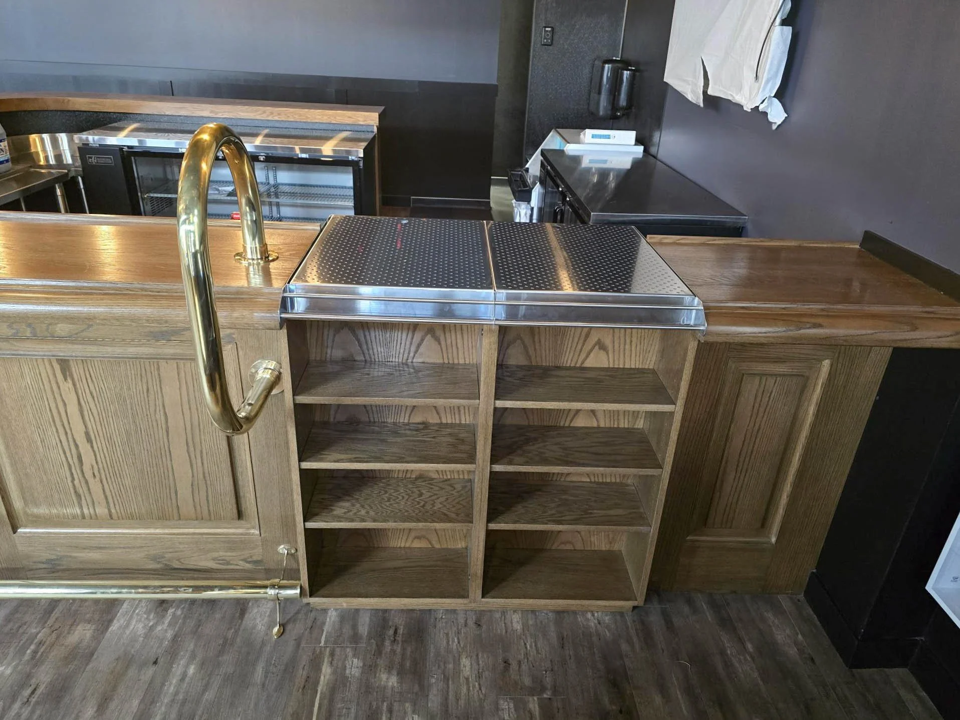 restaurant-bar-millwork-brunel-details.jpg