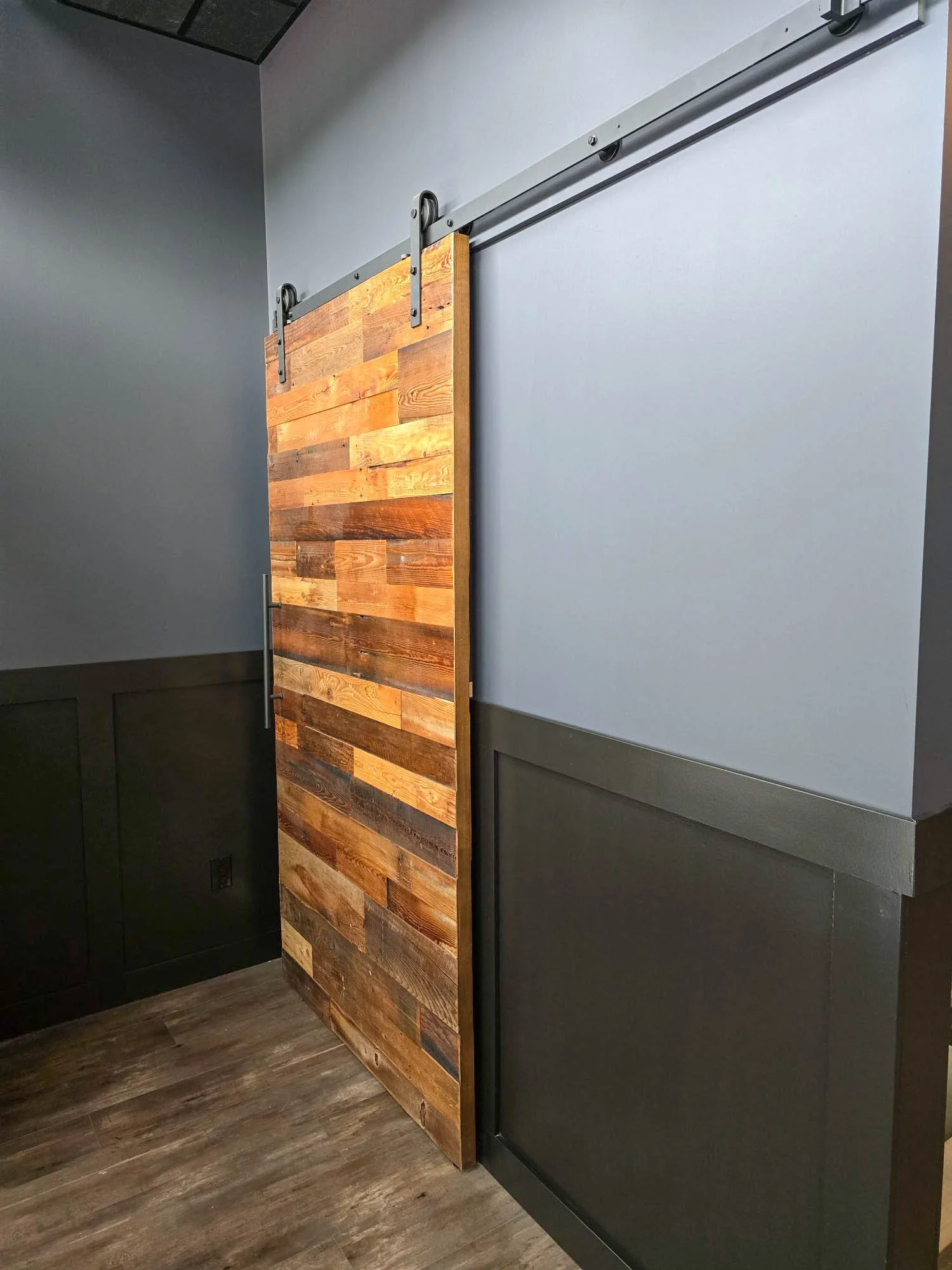 restaurant-bar-millwork-brunel-barn-door.jpg