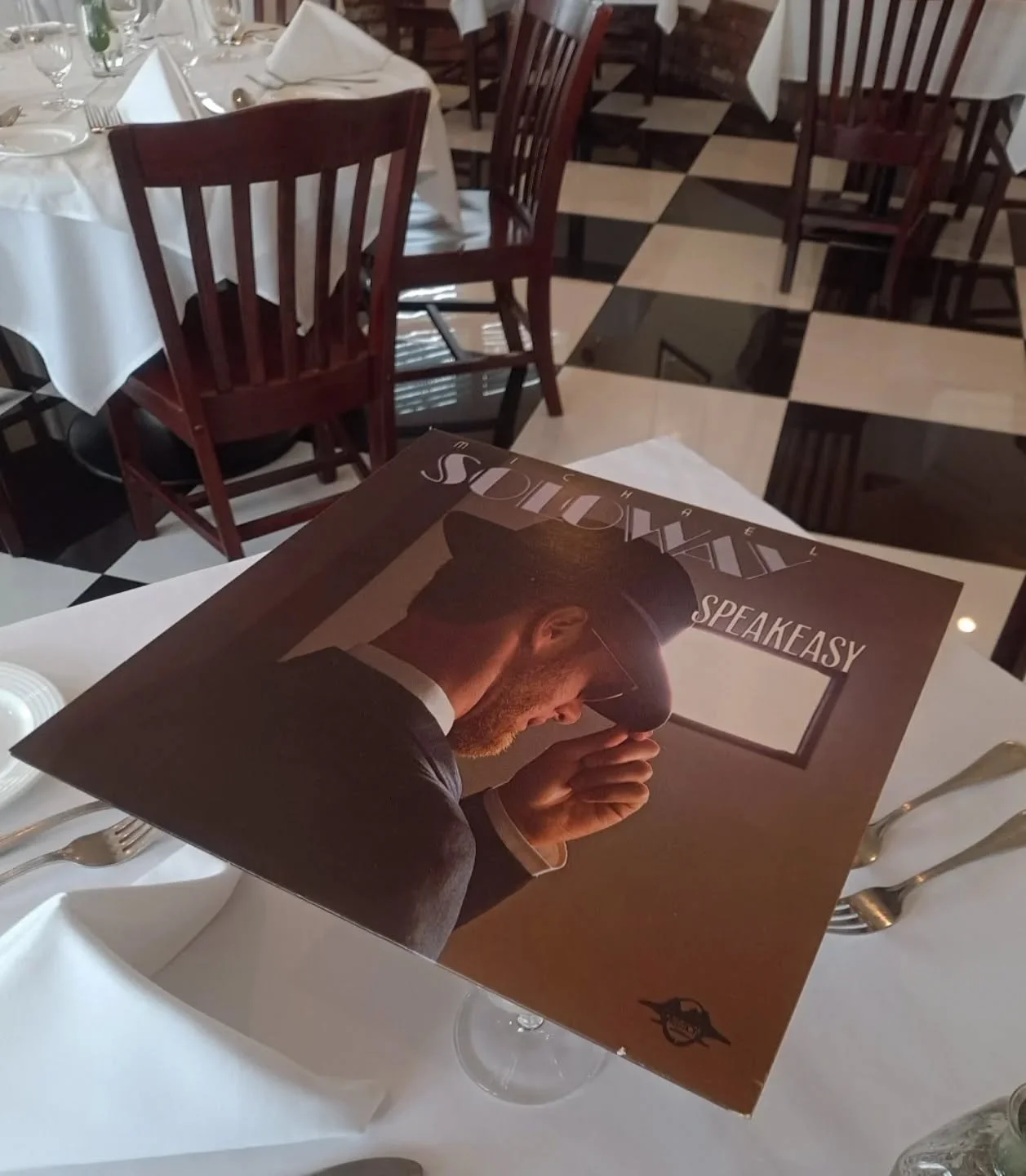 LIVE MUSIC starting THIS SUNDAY, making music and memories through the holidays! 

🎼 🌻🌻🌻

#jazzbrunch #livemusic #musicandmemories #frenchcuisine #frenchrestaurant #frenchvibes #sunflowercafe