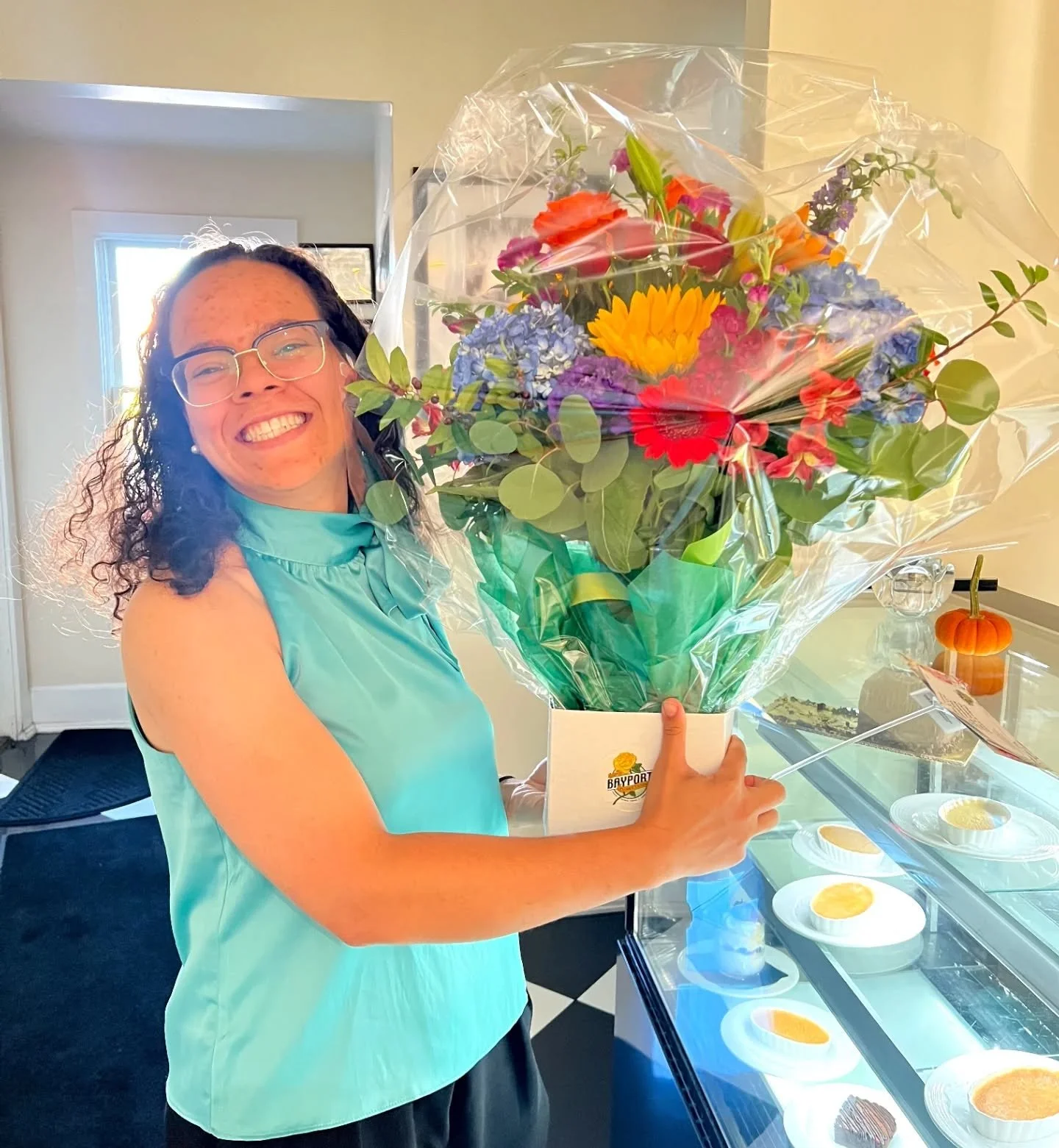 Thank you @bayportflowerhousesinc for delivering joy on my birthday! 

🌻

#giftideas #flowers #bayport