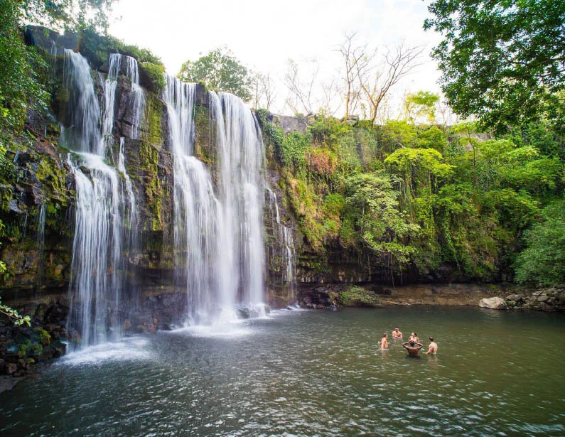 08-extremwaterfall.jpg
