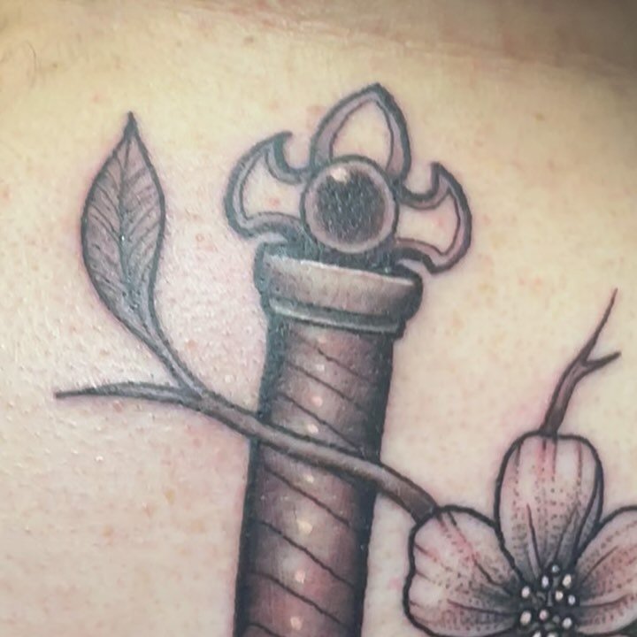 Shout out to my boy @jk_elm for always coming through with some sick shit! I&rsquo;ve been playing through Oblivion again so I got super stoked to design this super cool sword! Thanks again Josh, you&rsquo;re the man!!!