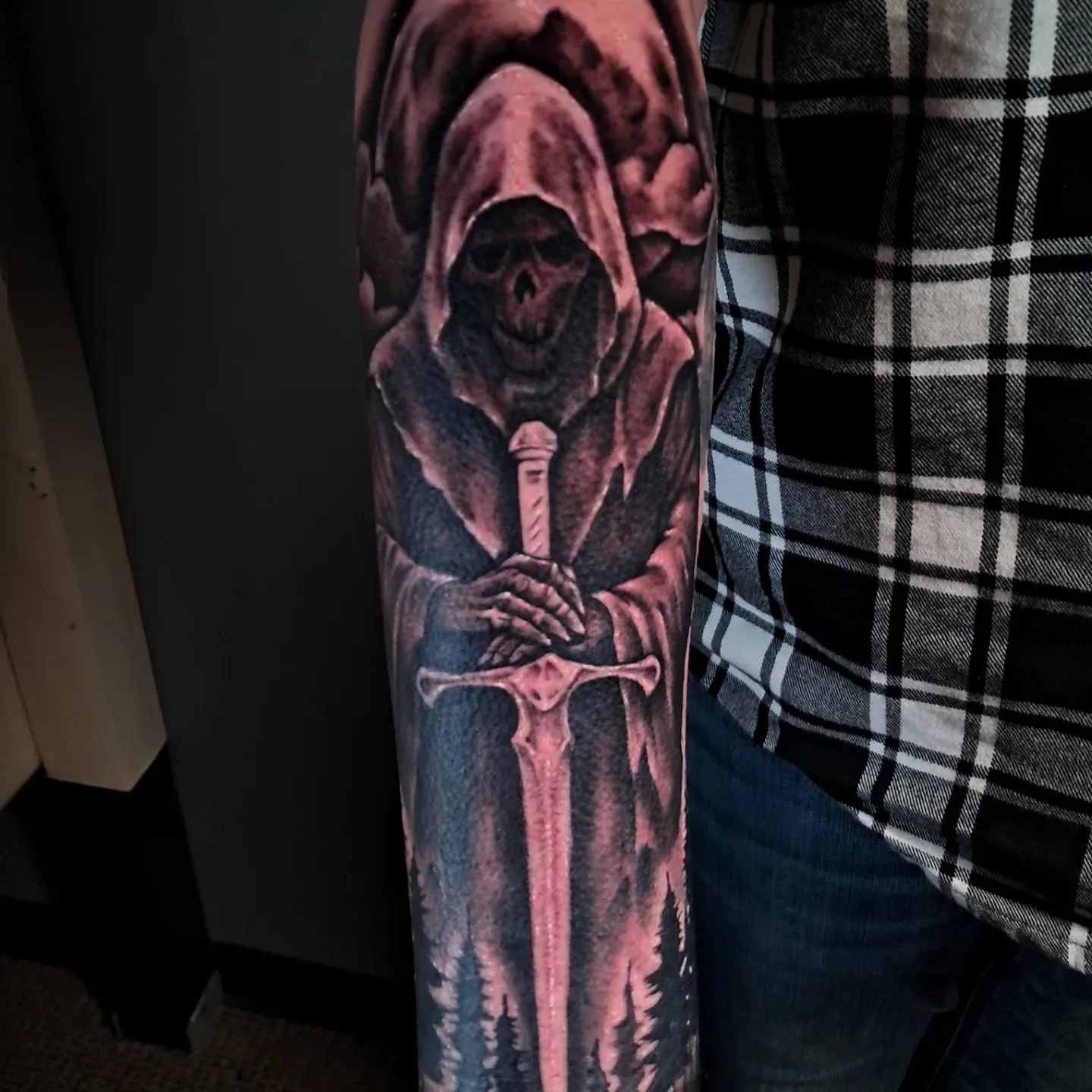 Some recent work. Books are open if your looking to get a spot in the chair. 

@blackhorizontattoo 
140 6th St, Pittsburgh, PA 15222

@dynamiccolor
@bishoprotary
@inkeeze 
@kingpintattoosupply

#tattooed #tattoolife #412 #724 #878 #Pittsburgh #pittsb