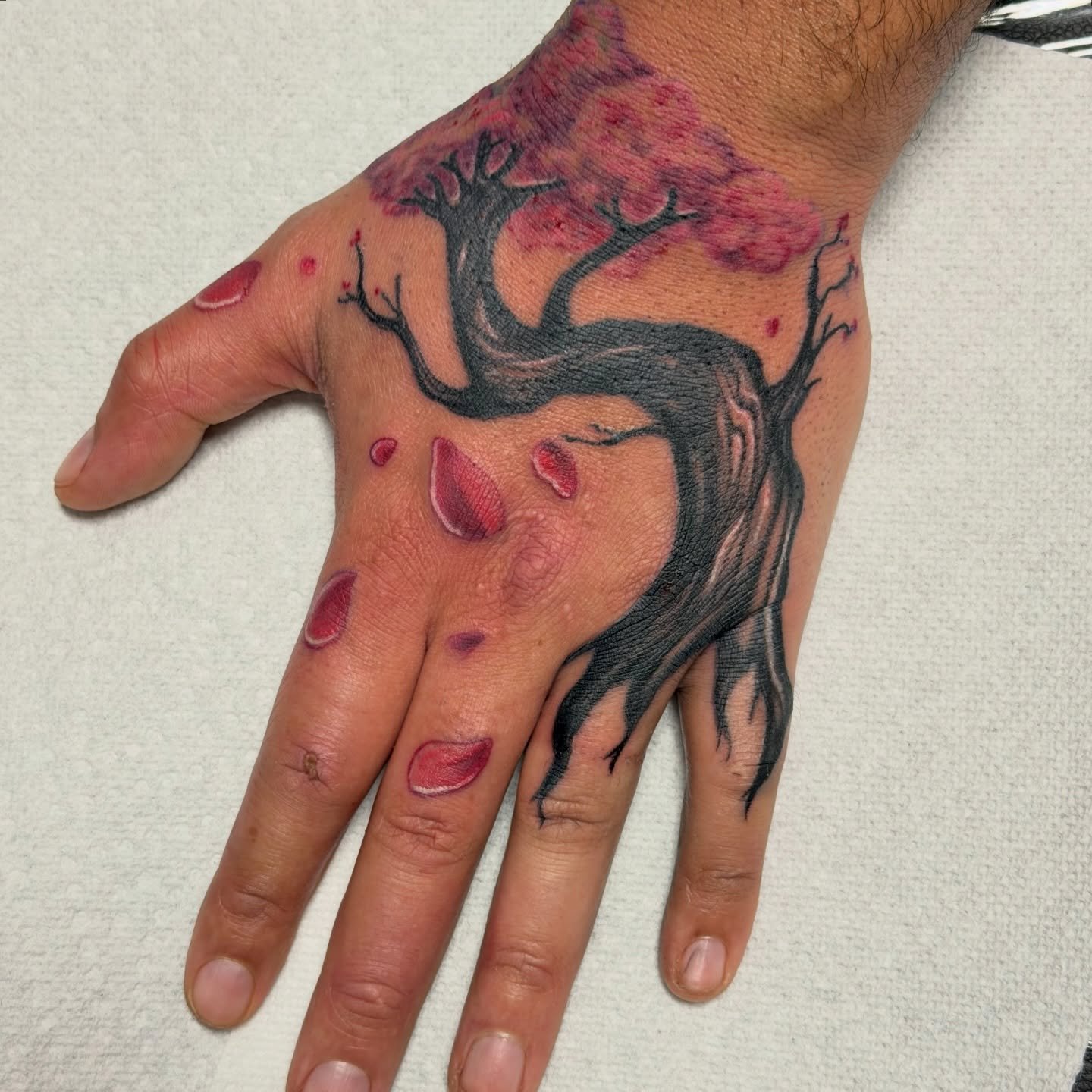 Freehand Cherry Blossom Tree Hand Jammer for Aarique from last night!
Now Booking for February-April!!!
Shoot me an email at moonbvrns@gmail.com 
DM or even just comment on this post to schedule an appointment!