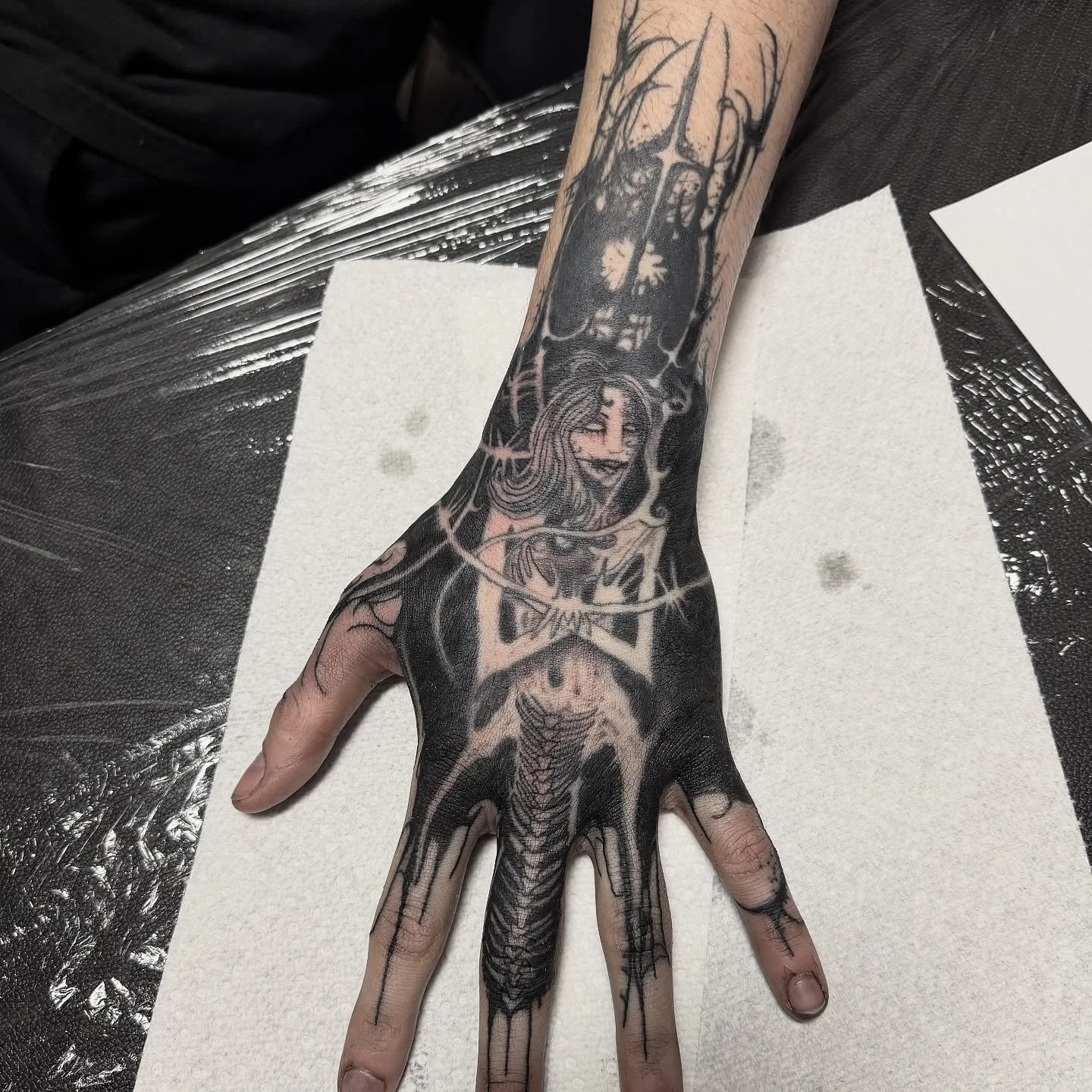 I absolutely had a blast tattooing this design that Paul had commissioned from @ladefaction go check out her work it&rsquo;s so sick!! Thanks again Paul for asking me to do this piece for you!