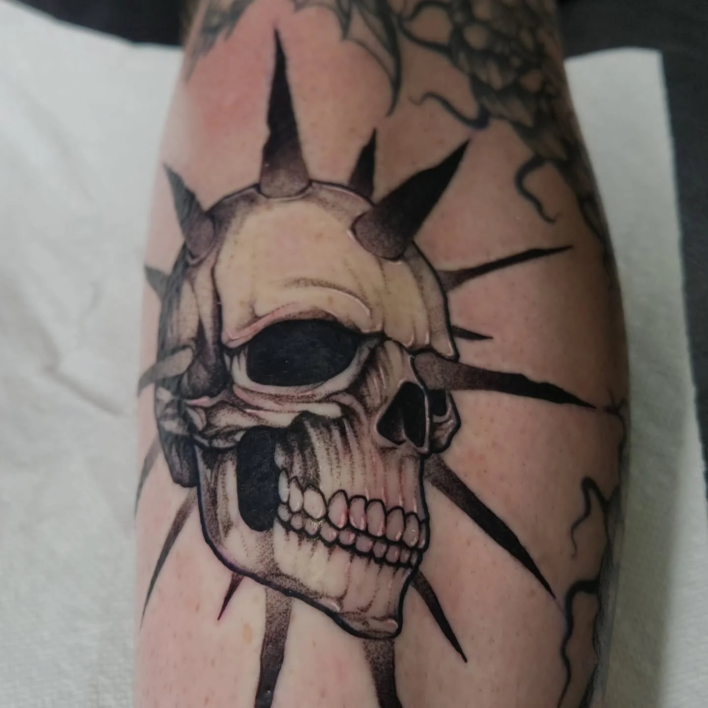 One from last night.
I will always have availability for this style
Thanks for looking
.
.
.
.
#tattoo #tattooed #blackandgreytattoo #gothstyle #pittsburghpa