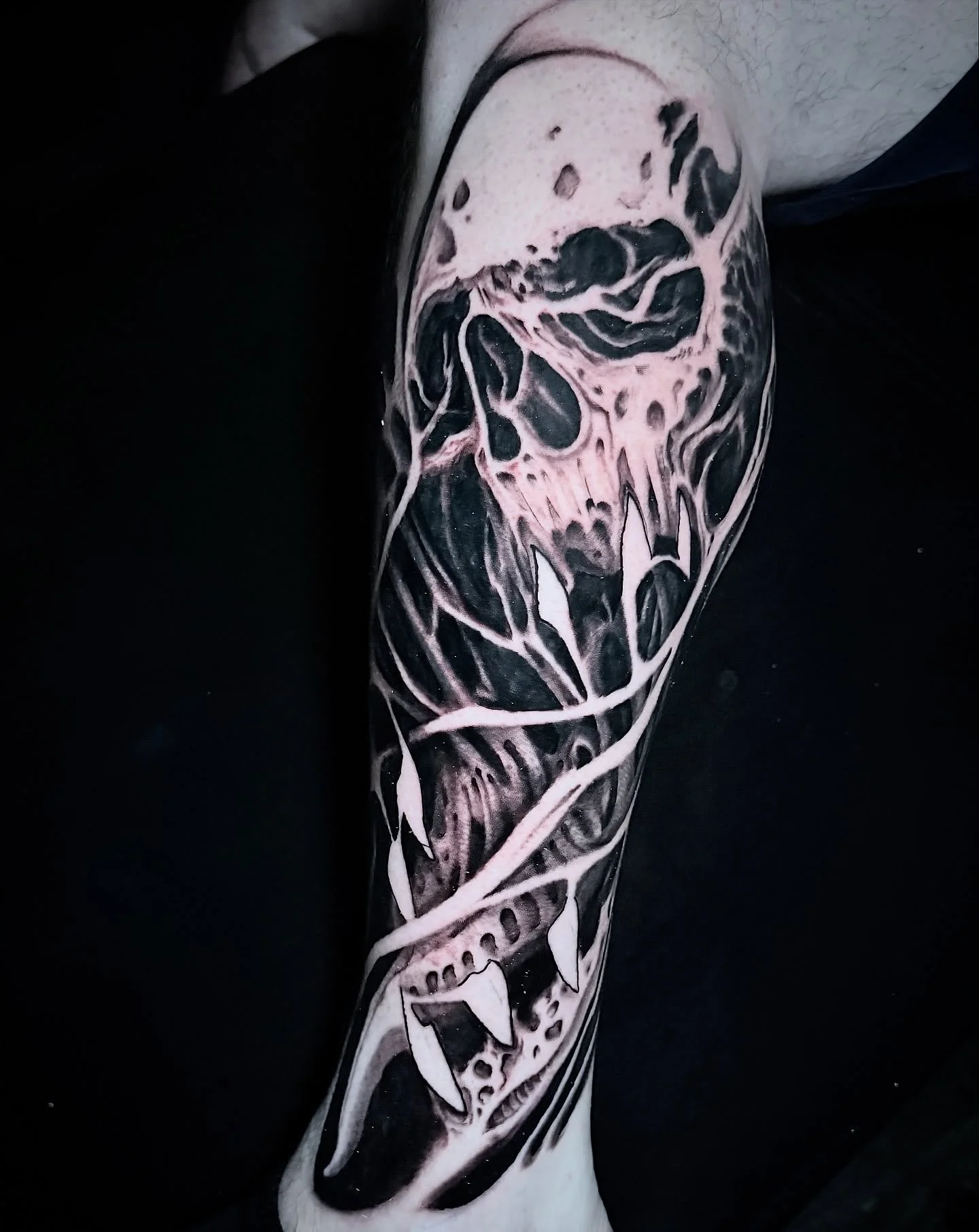 Looking to do some more Tattoos in this style for a heavily discounted price! Shoot me a message if you&rsquo;re interested!!

Huge shoutout to my guy @srob2822 for giving me free rein and letting me do my thing with some biomech/blackwork! It&rsquo;