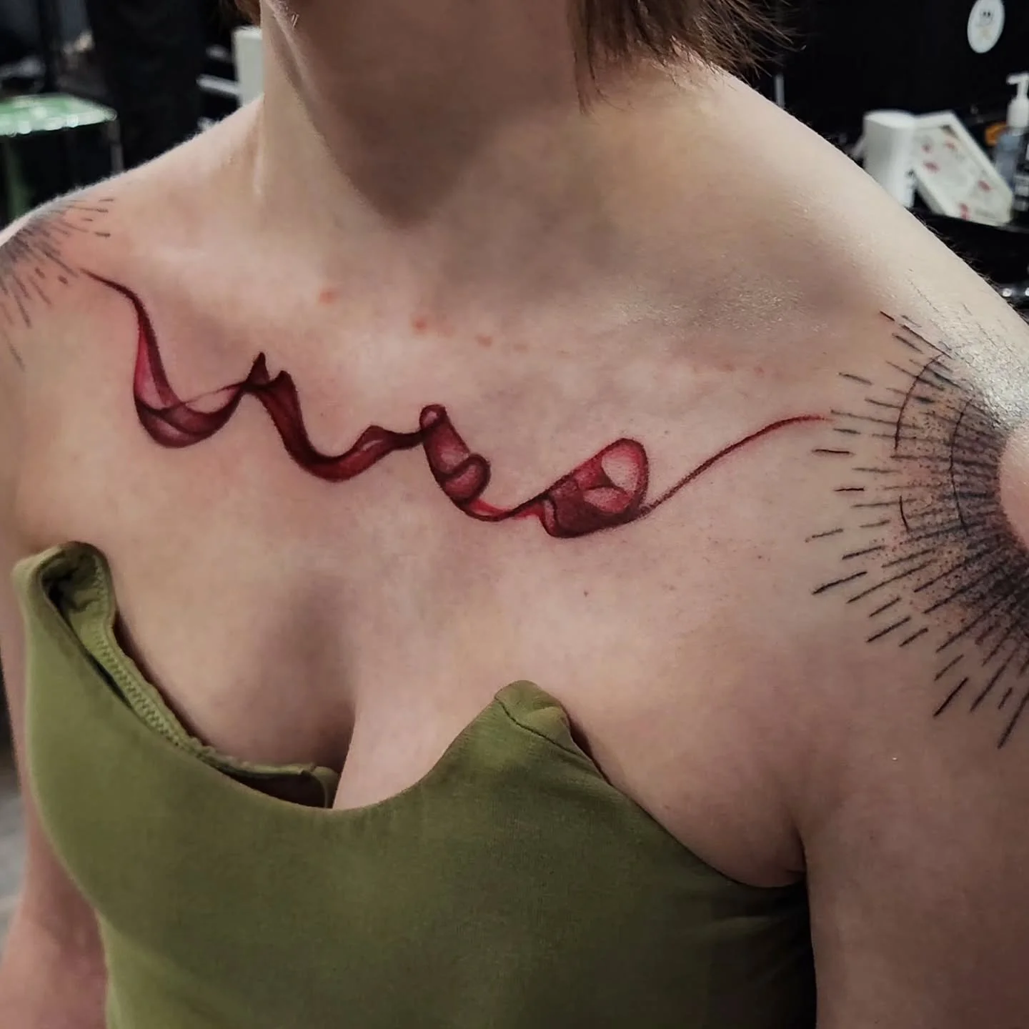Petova line from project hail mary
Smoke was used as the refrence to connect the two reworked suns on her shoulders
Thanks for looking
.
.
.
#eternaltattooink #tattoo #tattooer #pittsburghpa #projecthailmary