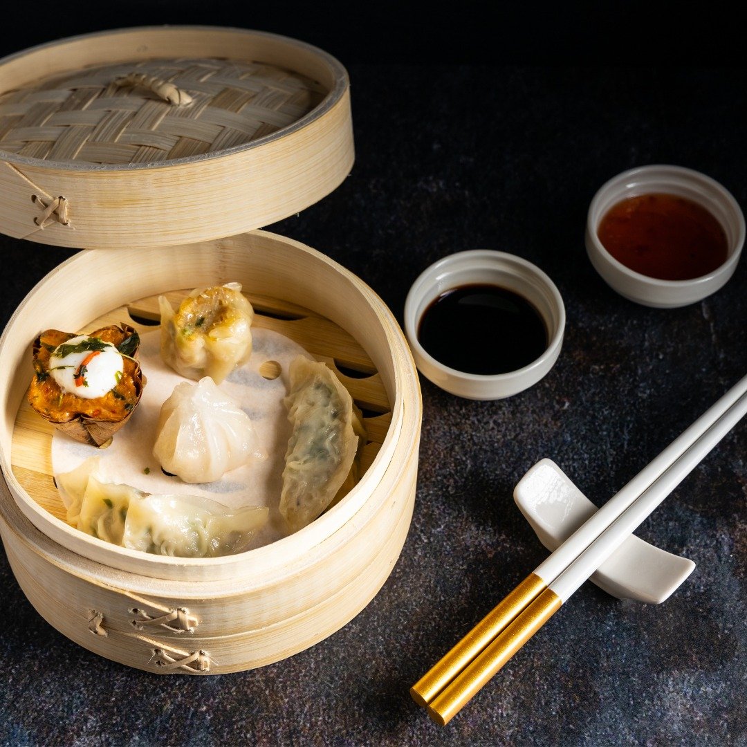 From the fiery spices of Sichuan cuisine to the delicate dim sum of Cantonese cooking, Chinese cultural dishes are culinary treasures. They reflect centuries of culinary craftsmanship and cultural exchange. 🍜🥢