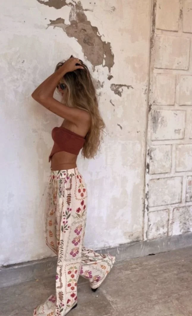 Effortless Linen Pants with Summer Print – Airlie Beach Style