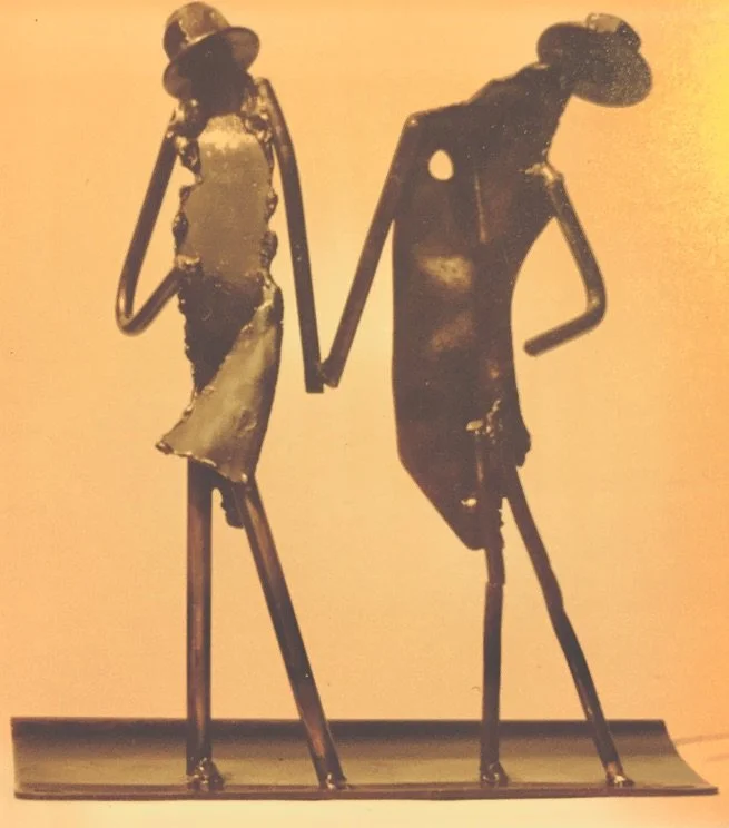 metal found  objects , welded together in the shape of a couple / objects de metal encontrados y soldados juntos para clear la imagen de tuna pareja caminando 
12 "x 10" x 6"
collection particular / private collection 
2002
