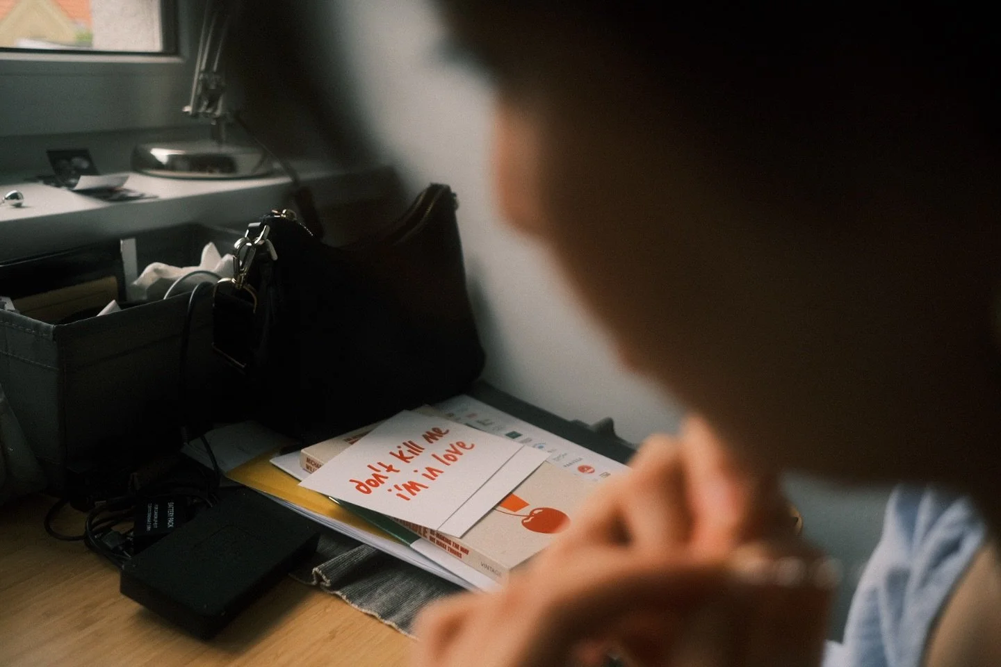 don&rsquo;t kill me
i&rsquo;m in love
-
#poetry #cinematic #photographer #photocinematic #berlinphotography #hamburgerbanhof #love #london