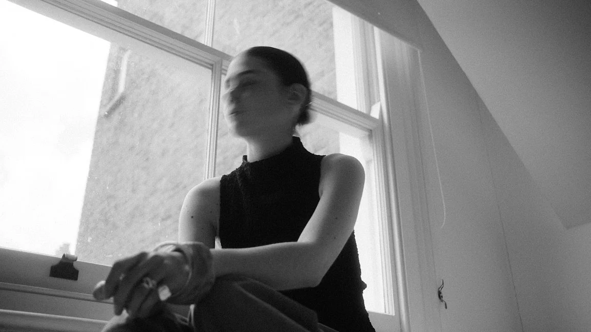 both sides of the moon
@e.lodiee 
[1-8]
#portrait #photography #portraitphotography #blackandwhitephotography #blackandwhite #monochrome #monochromaticphotography #fujifilm #fujifilmuk #fujifilmch #fujifeed