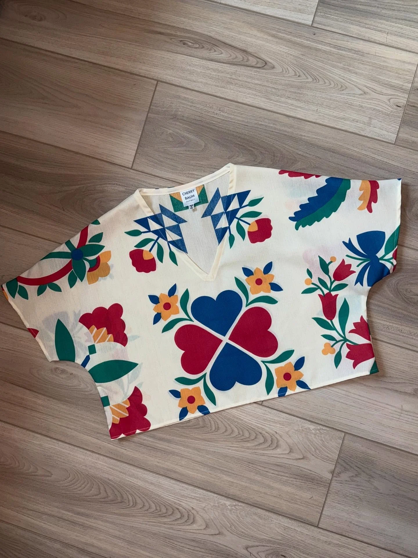 This gorgeous piece is shipping out to it’s new home tomorrow ๐
Have you checked the shop lately to snag your own handmade gems?
#slowfashion #slowfashionbrand #sustainablefashion