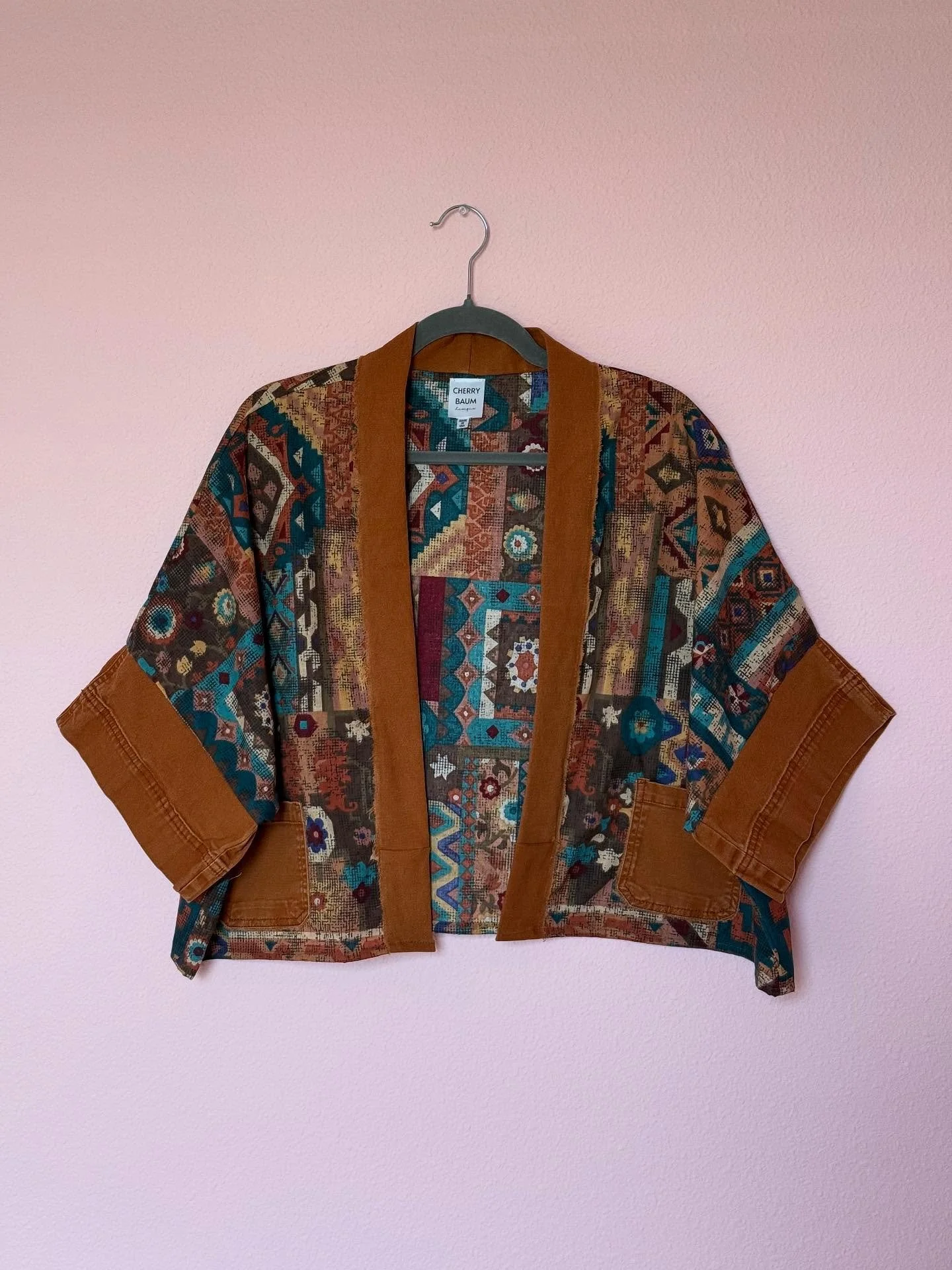 Two new kimonos added to the site! Both are 1 of 1 pieces. 🪡
Fits XS-3X
#slowfashion #slowfashionbrand #kanthakimono #sustainablefashion