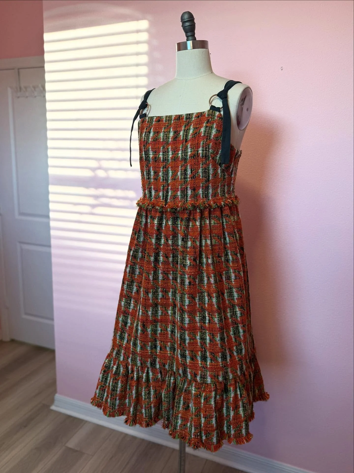 Details of Tiffany’s custom houndstooth fringe dress 🧡
#slowfashion #sustainablefashion #customfashiondesigner #orlandofashiondesigner #floridafashiondesigner #customdressmaker
