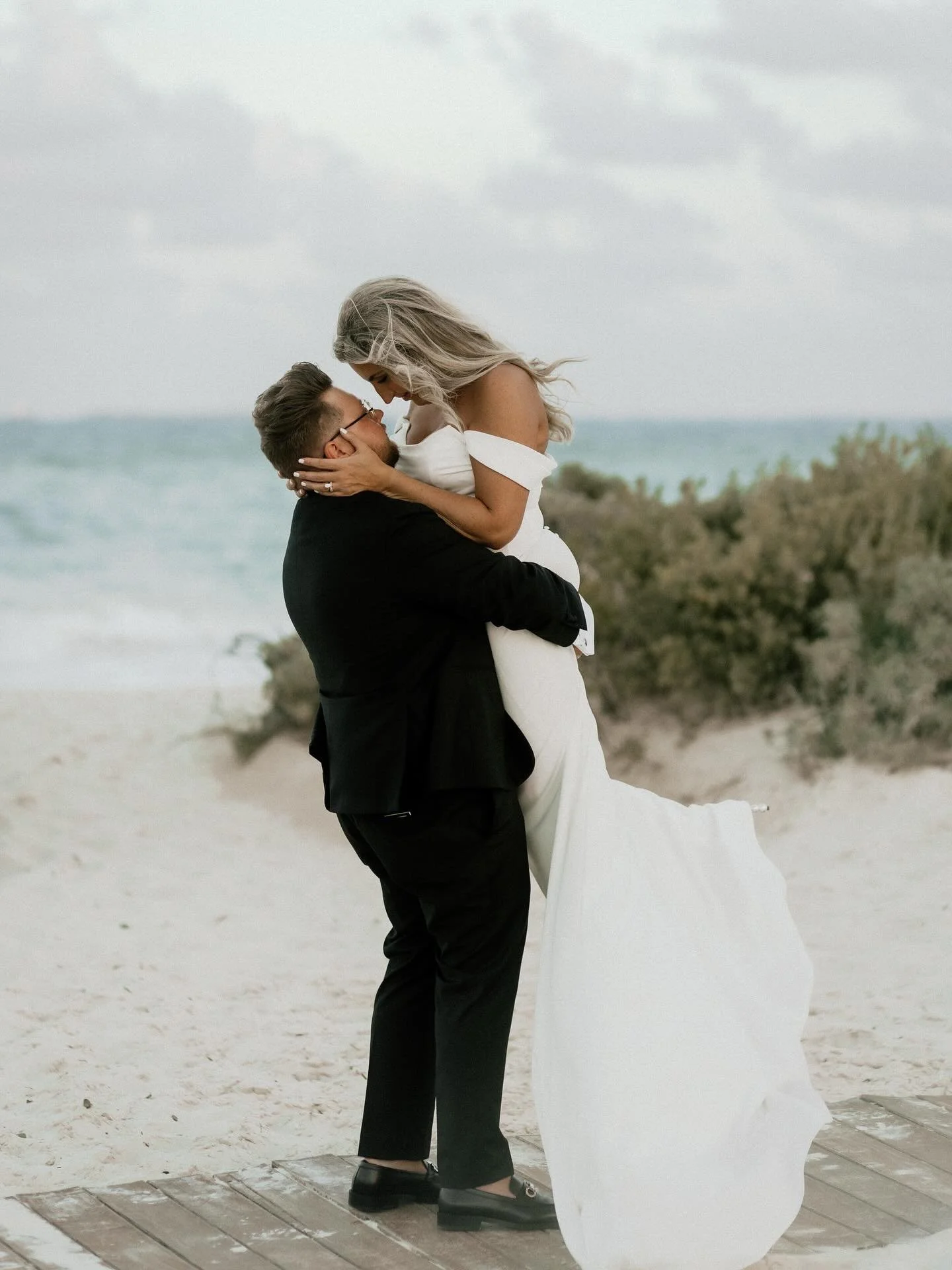 I can&rsquo;t never take enough photos of this two 🤍✨
This wedding was just stunning in every corner, wait for the second part coming soon😍

If you wish to inquiry go to the bio link in my profile (psst this 2026 is filling up super fast) 💌
#mexic