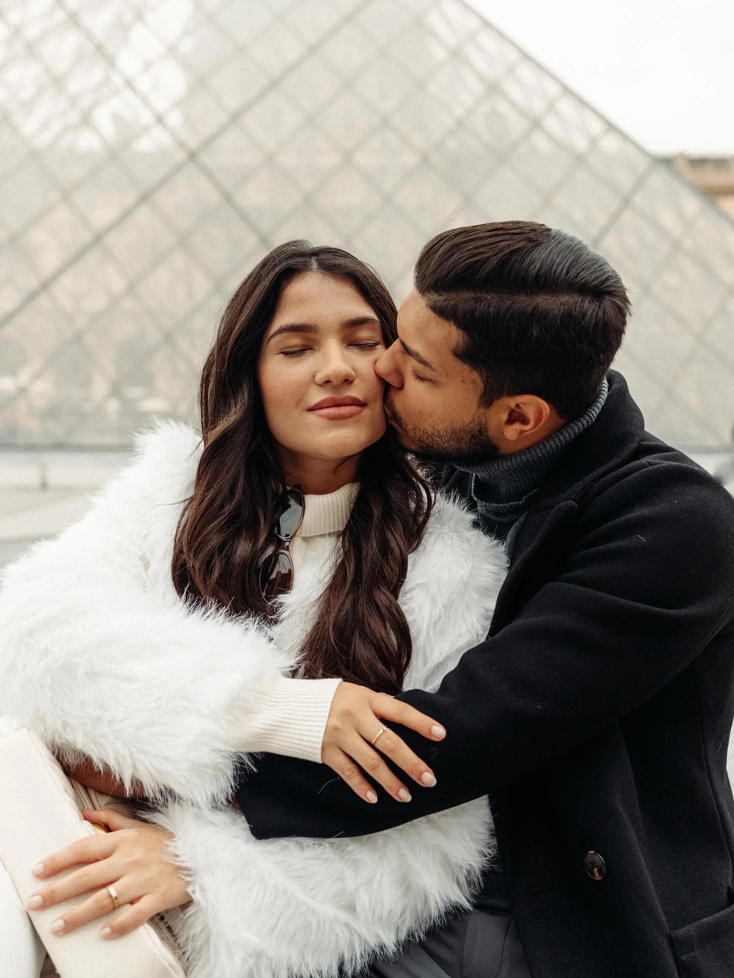 Couples in Paris 🤍✨

#photoshoot #paris #couplesinparis #honeymoon #lovers #justmarried #photographer #parisphotographer #loveparis #parissianstyle