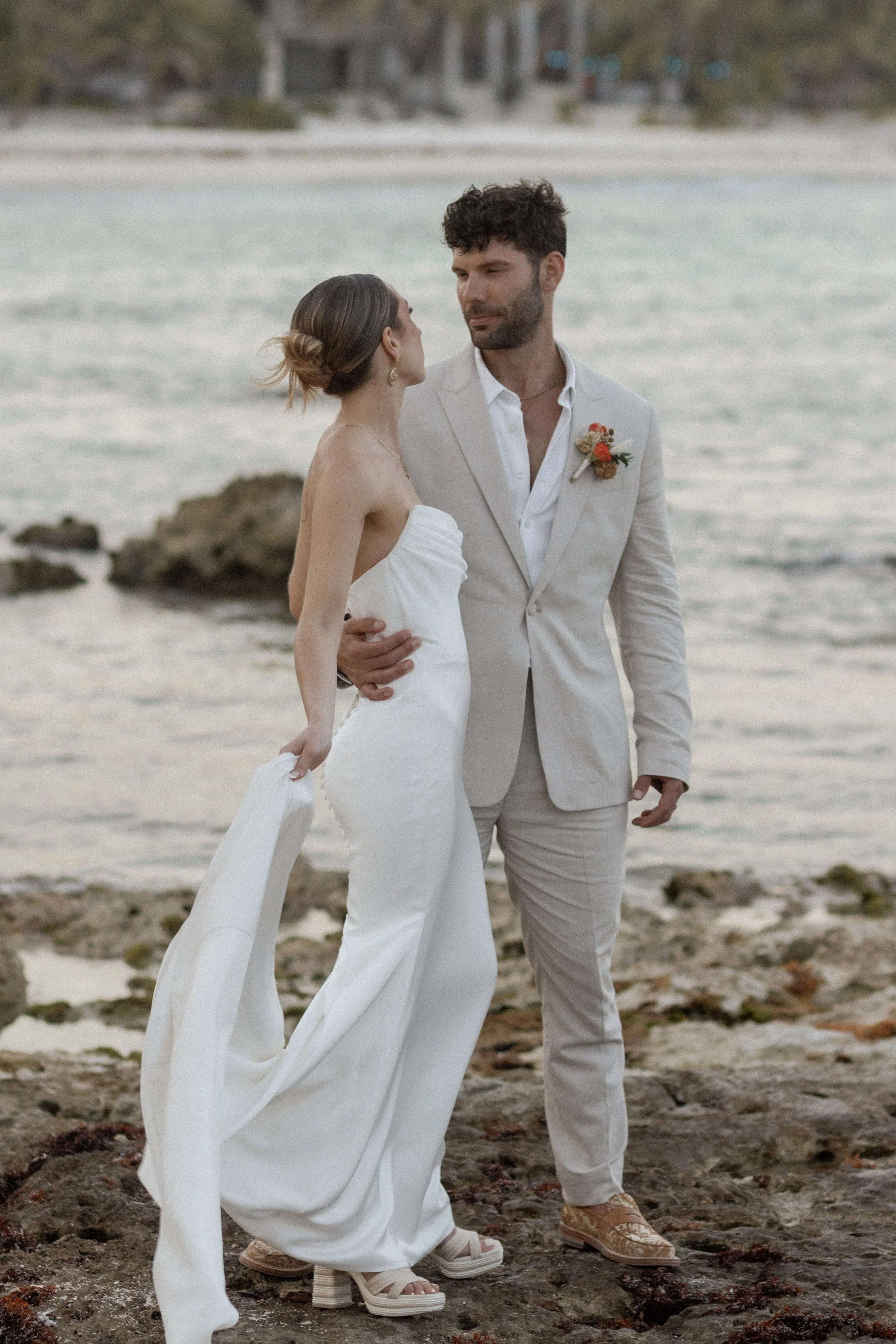 #BlueVenadoWeddings #MexicoDestinationWedding #EditorialWeddingPhotography #UntraditionalBride #SJPStyle #BlackAndWhiteWedding #KrispyKremeWedding #TulumWeddingPhotographer #ModernWeddingInspo