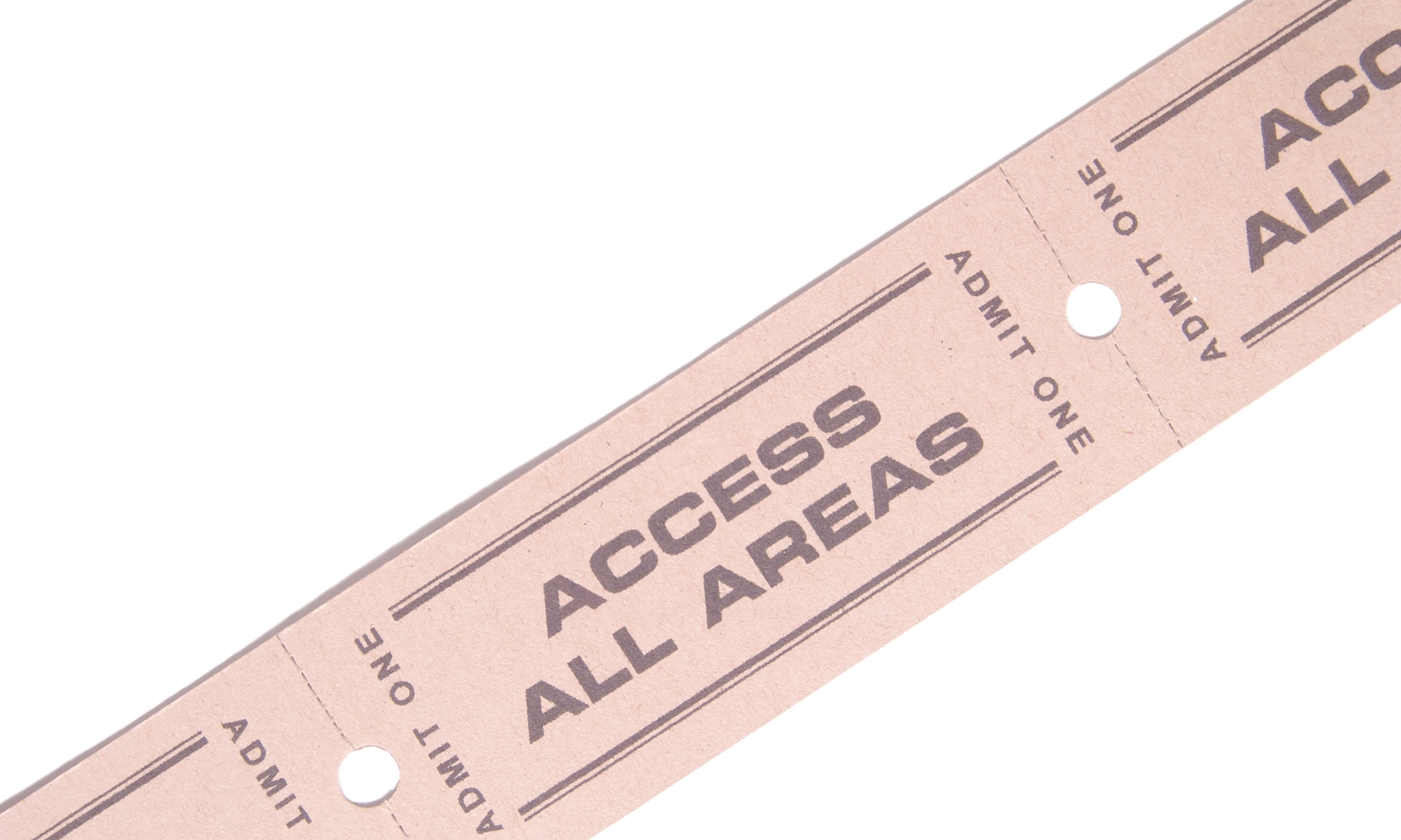 AAA pass to miamakeups In the glow. Exclusiv ebeuaty hub where she shares product tips, treatments  & healthy living.