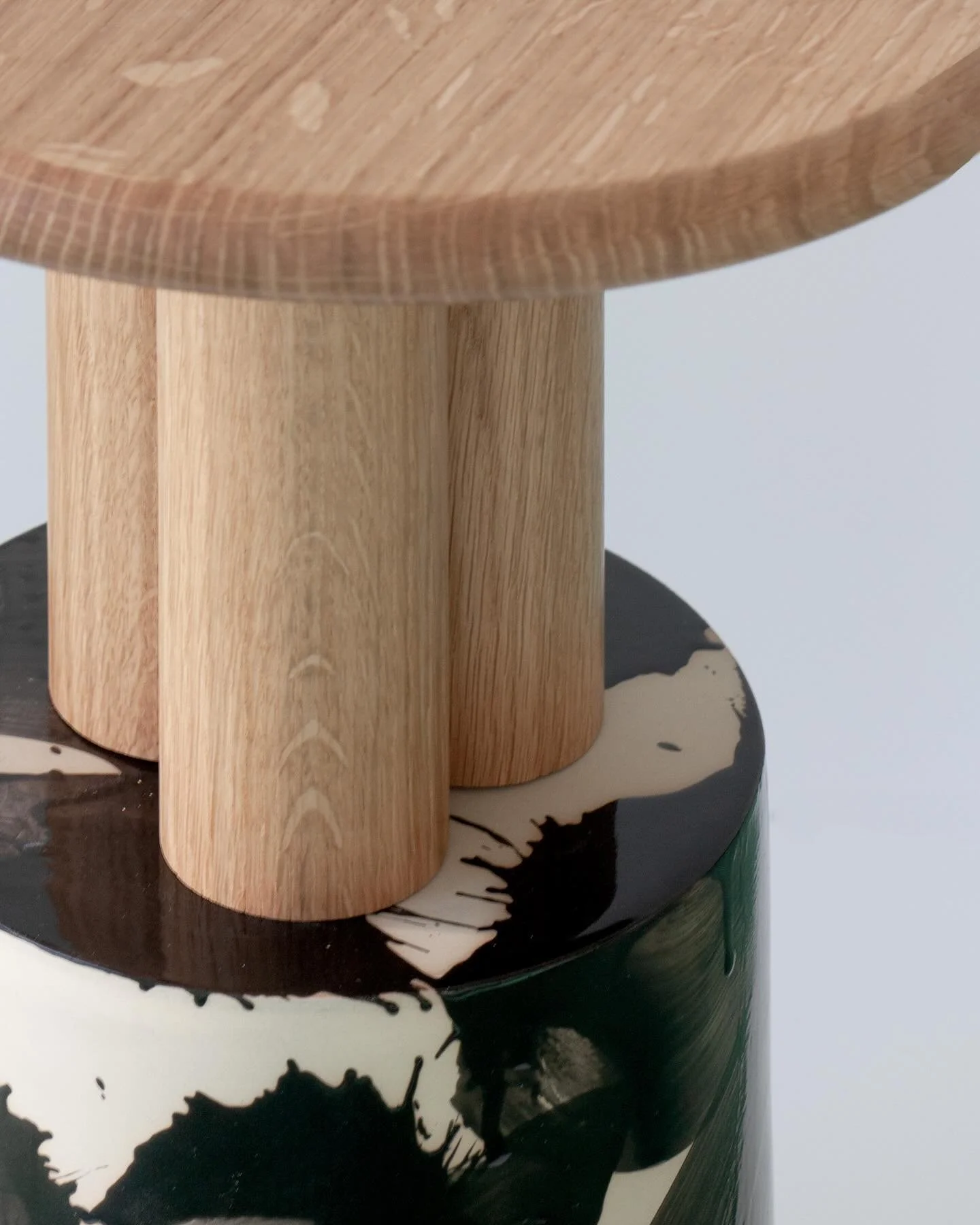 New side table Columnas

A playful collection of side tables combining an oak wood tabletop with a hand-glazed ceramic base.

35 X 55 cm

#homedecor #sidetable #wood #ceramics #handcrafted #glazed #architecture #design #furniture