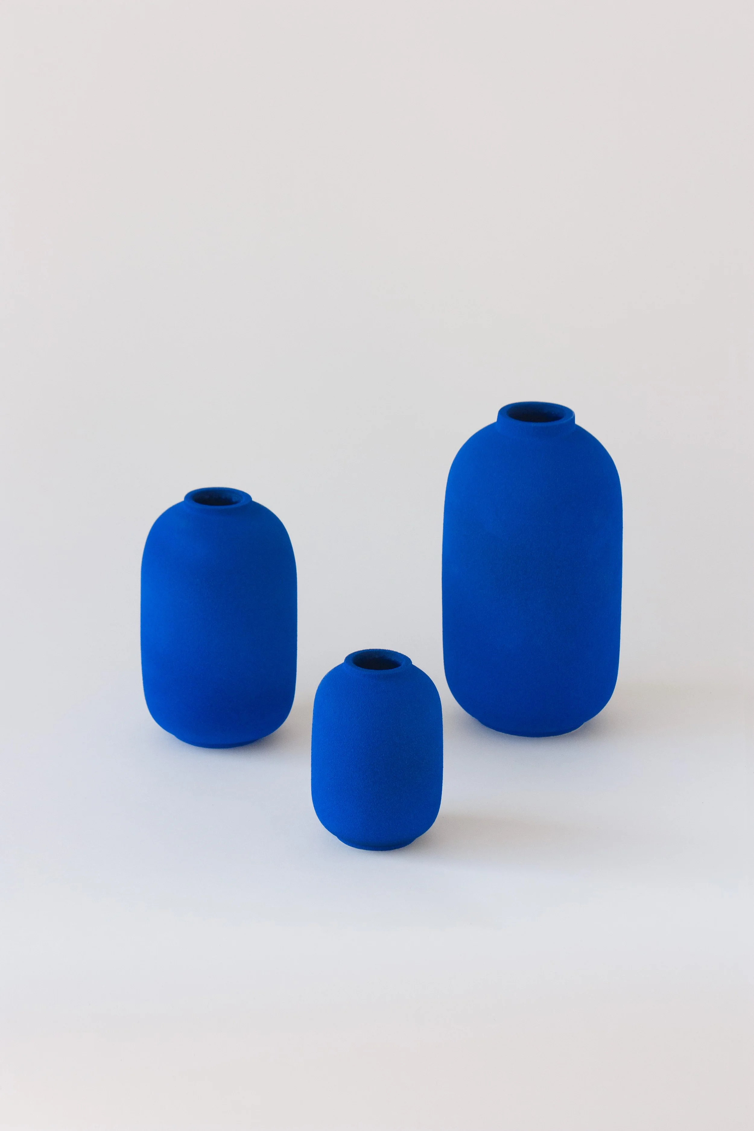josefina muñoz mn blue vases