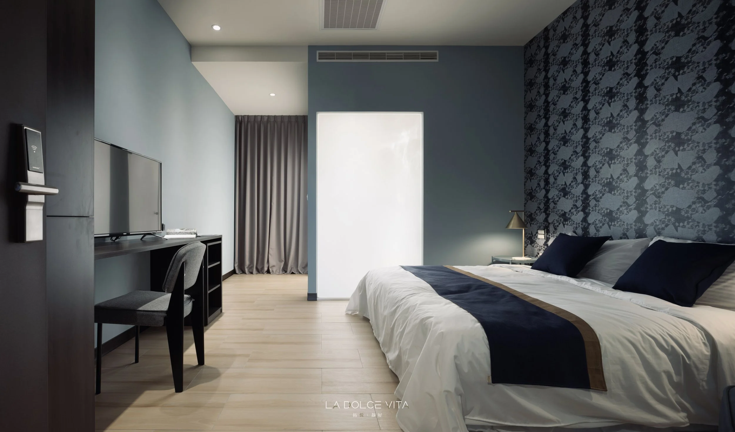 art-hotel-taichung-bedroom-navyblue.jpg