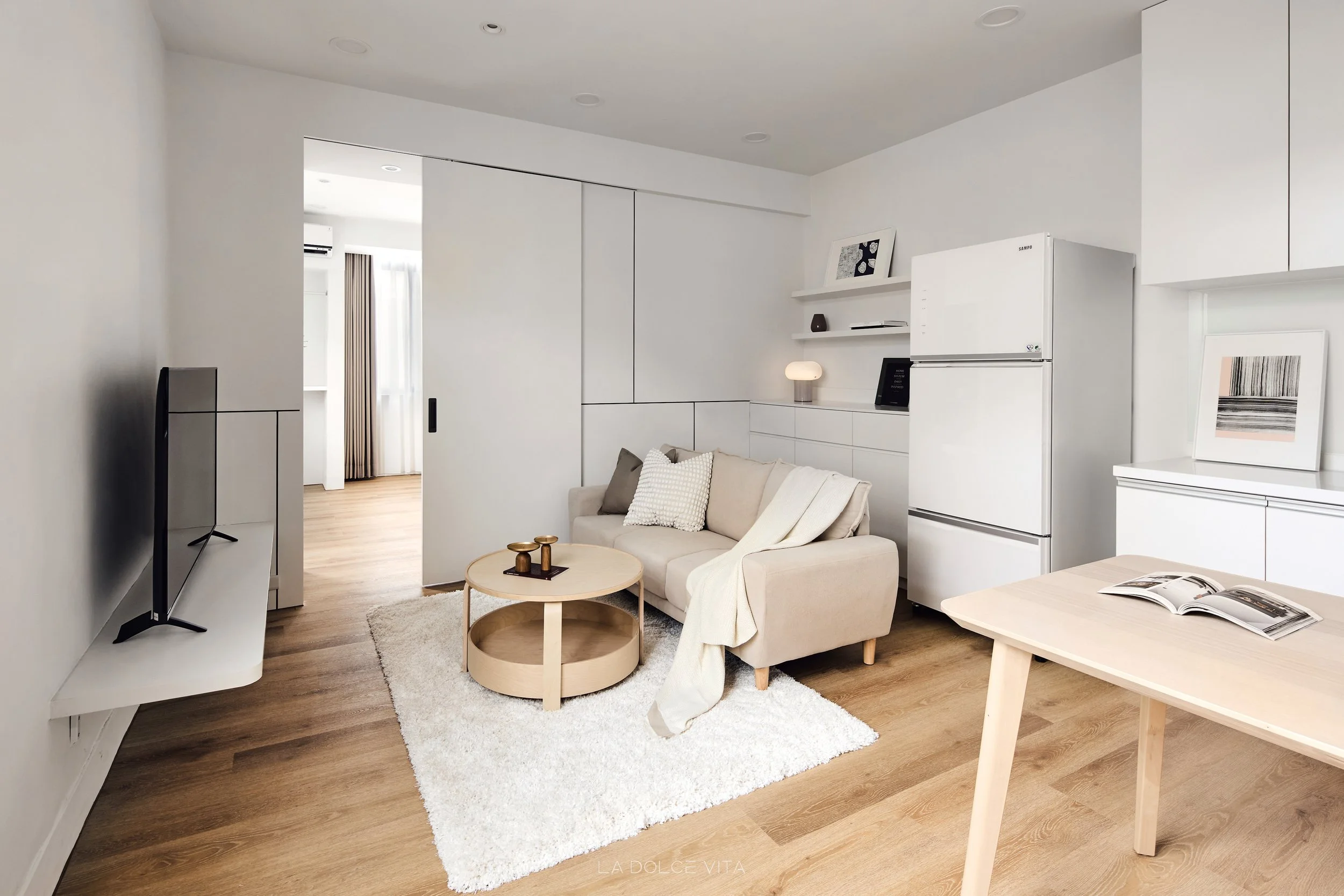 reborn-taichung-living-sliding-door.jpg